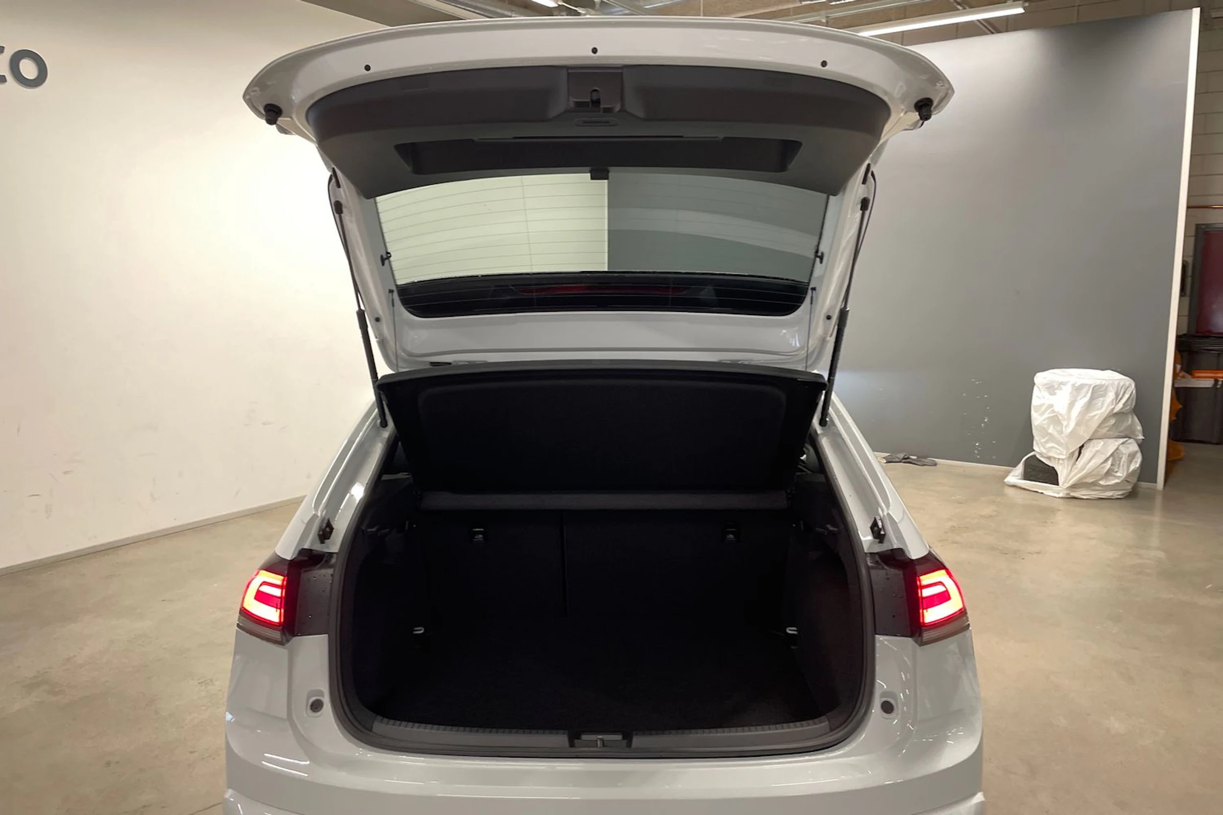 valkoinen Volkswagen Taigo 2026 kuva 11.
