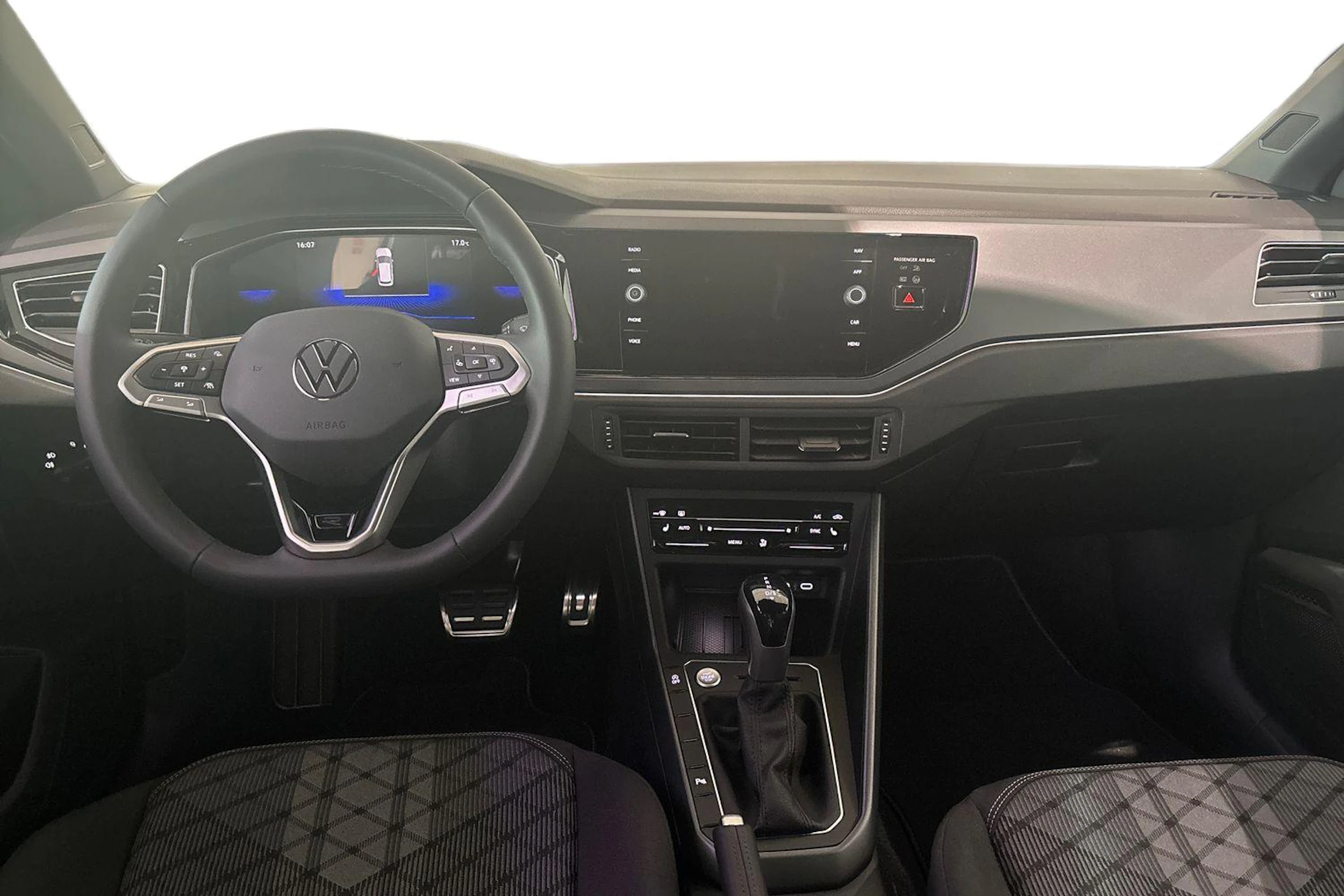 harmaa Volkswagen Taigo 2026 kuva 7.