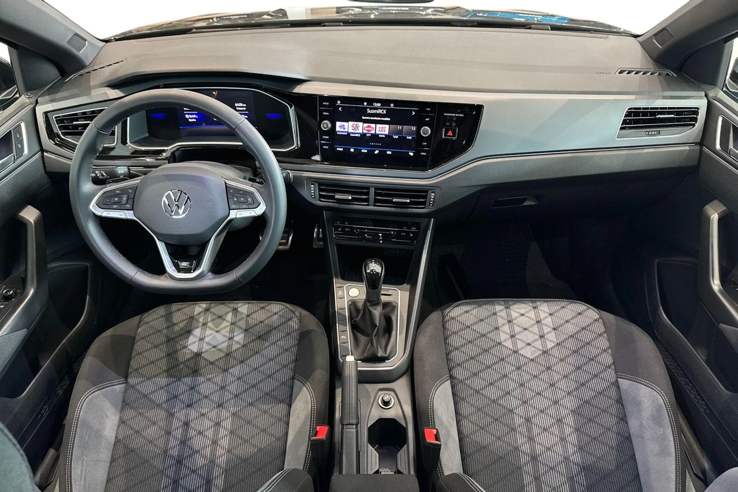 met. musta Volkswagen Taigo 2026 kuva 7.