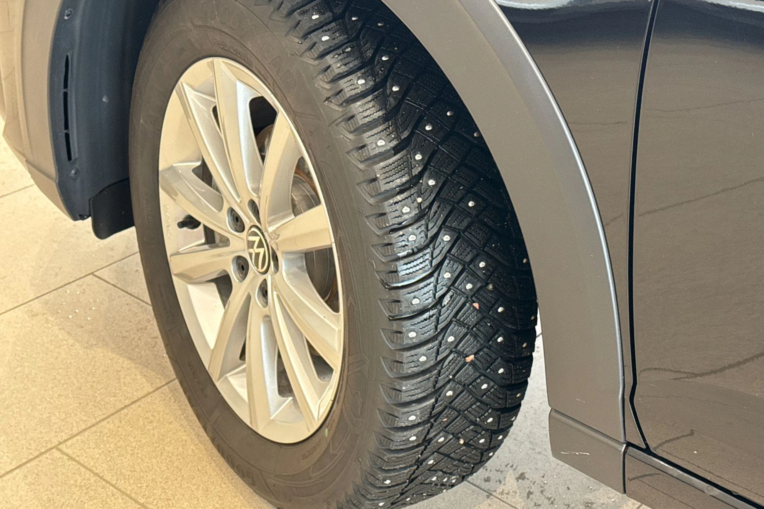 met. musta Volkswagen Taigo 2026 kuva 10.