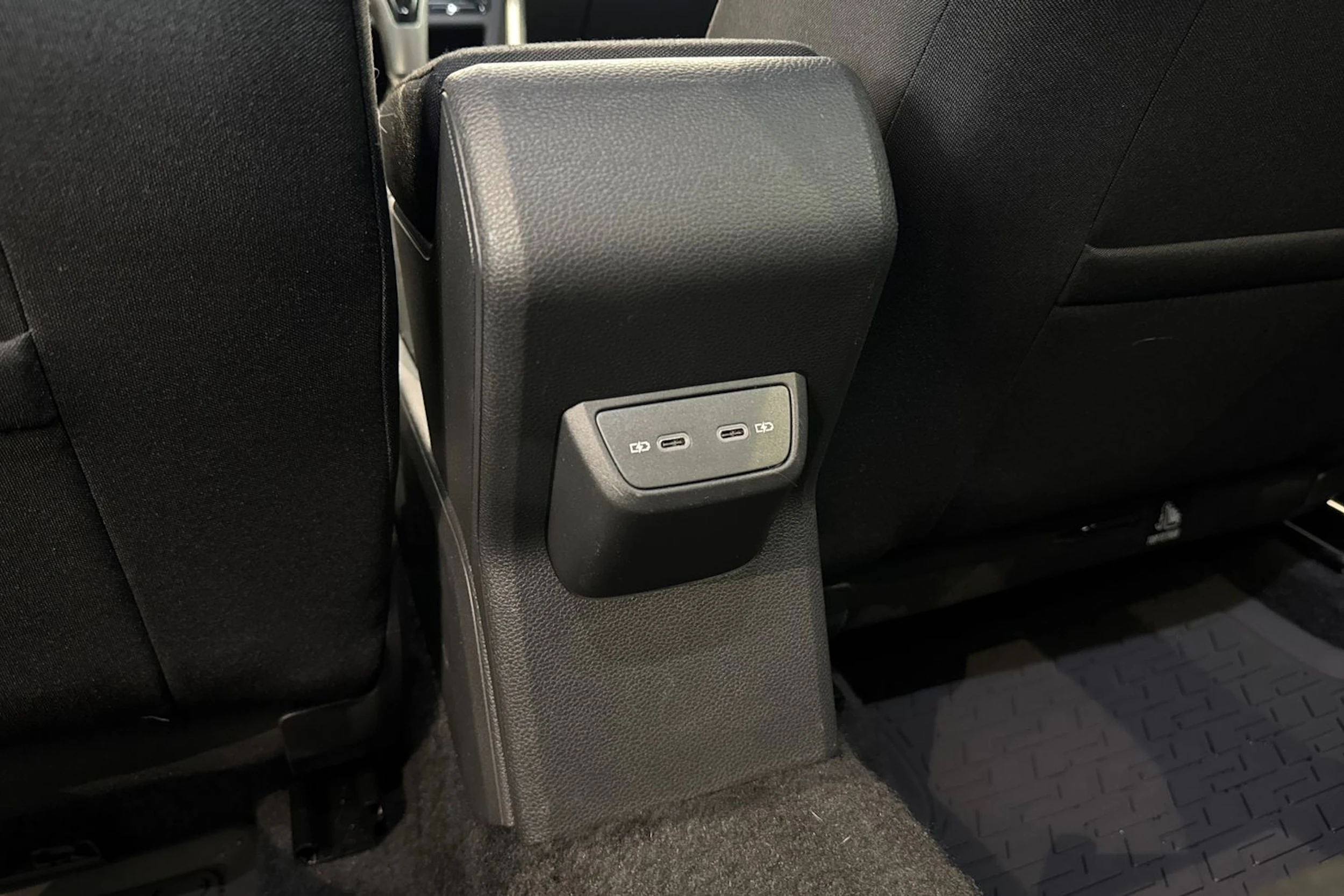 met. musta Volkswagen Taigo 2026 kuva 14.