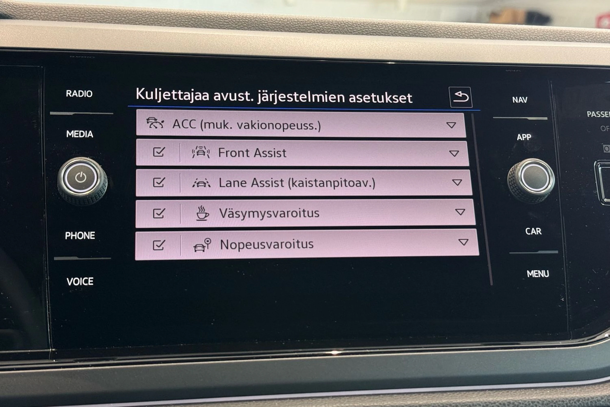 met. musta Volkswagen Taigo 2026 kuva 21.