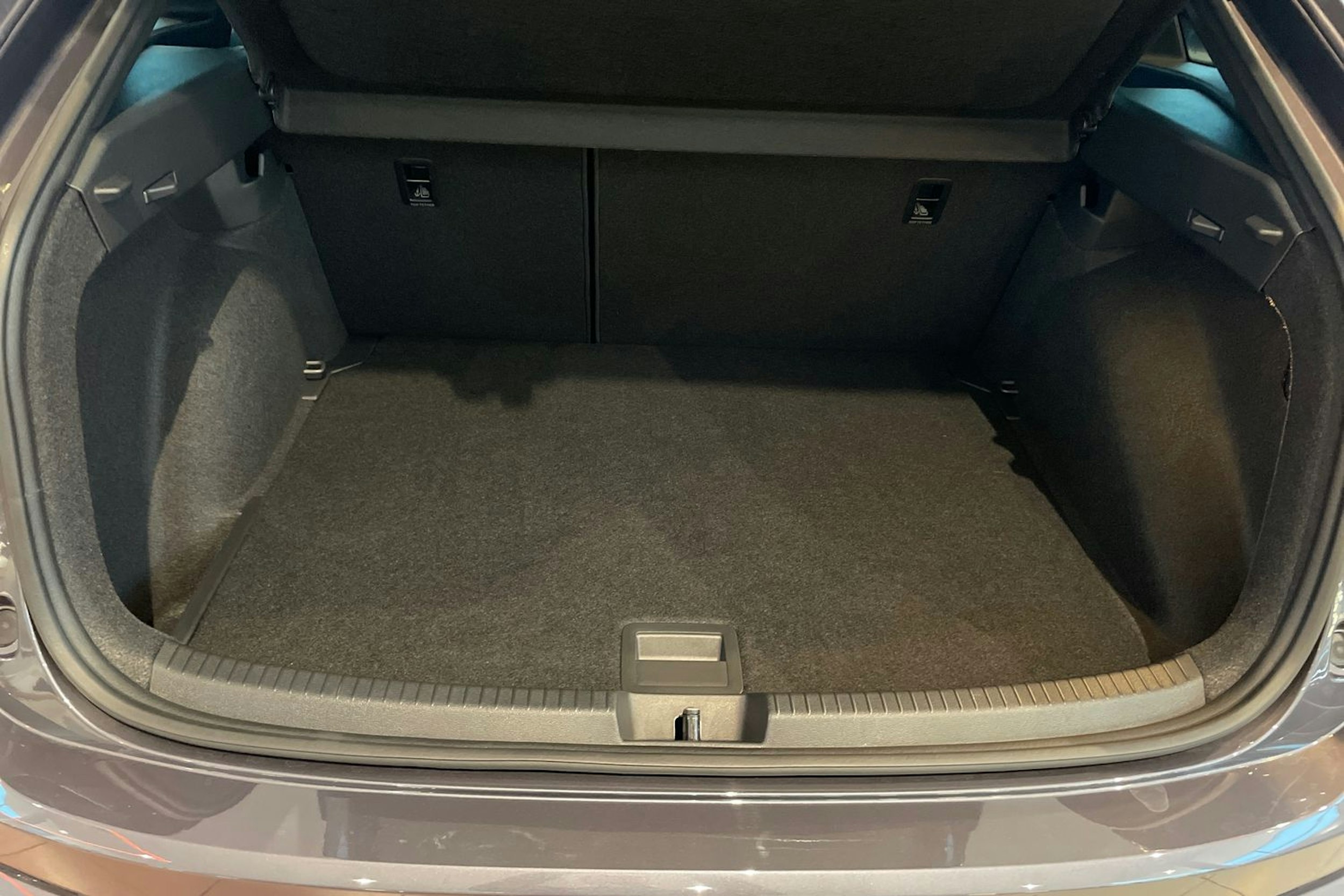 harmaa Volkswagen Taigo 2026 kuva 12.