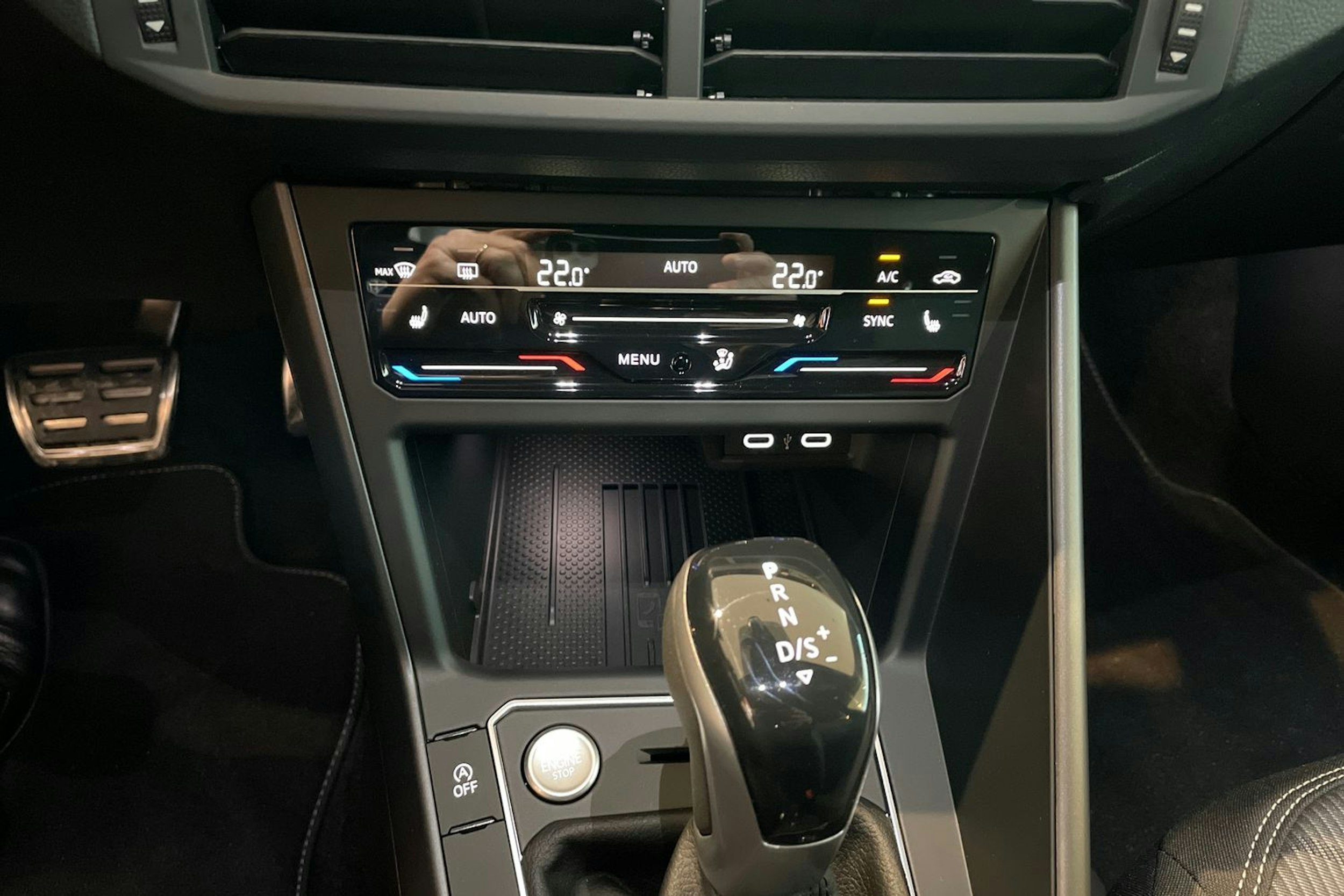 harmaa Volkswagen Taigo 2026 kuva 14.