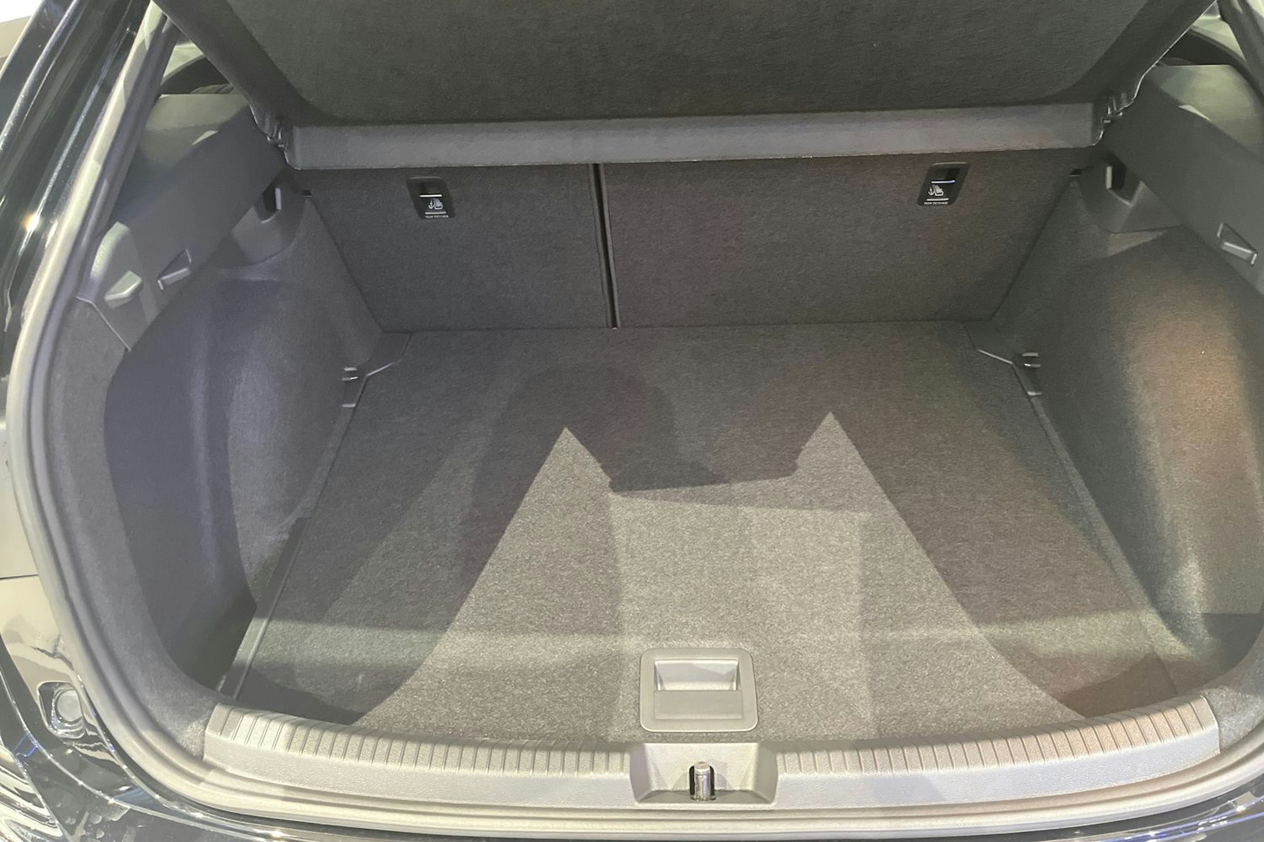 musta Volkswagen Taigo 2026 kuva 11.