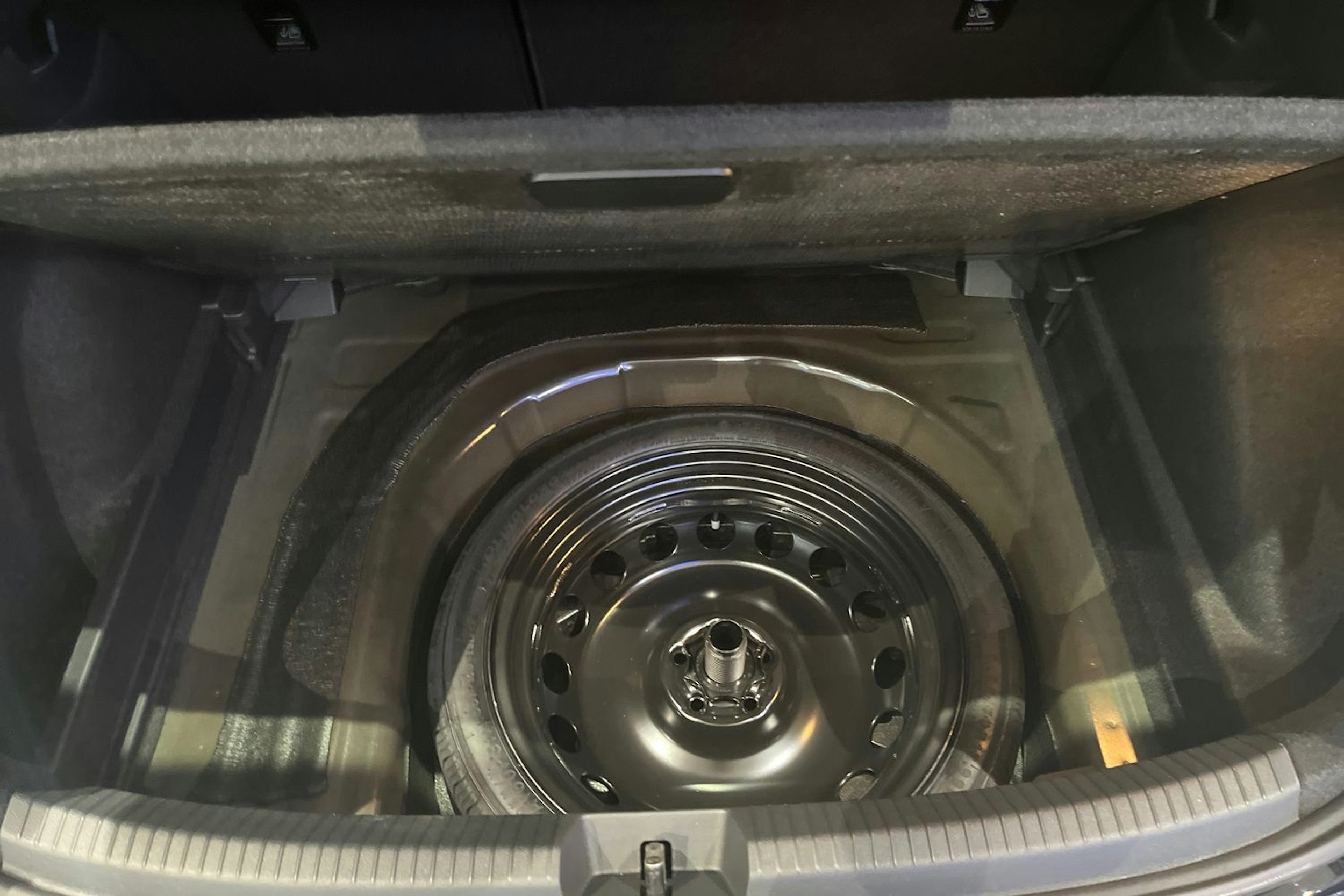 musta Volkswagen Taigo 2026 kuva 12.