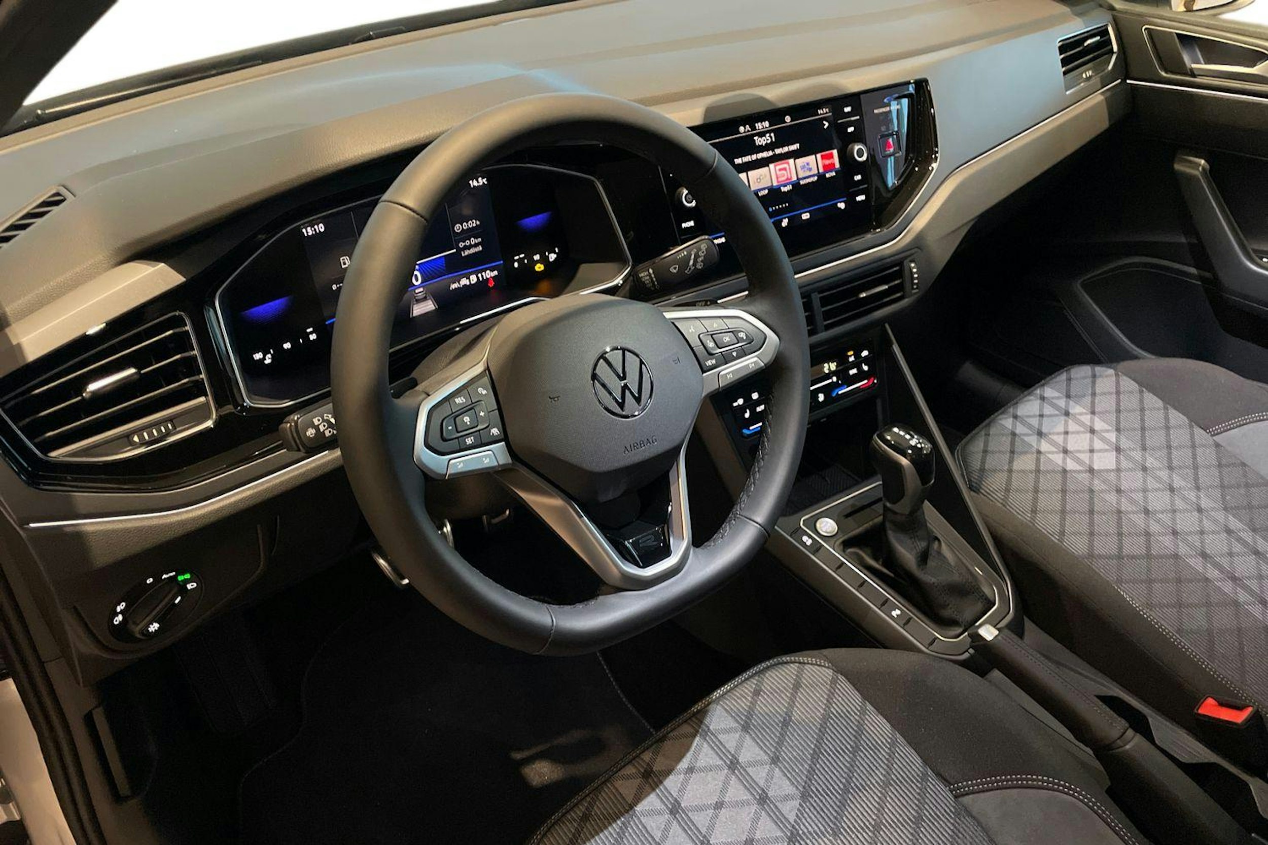 harmaa Volkswagen Taigo 2026 kuva 6.