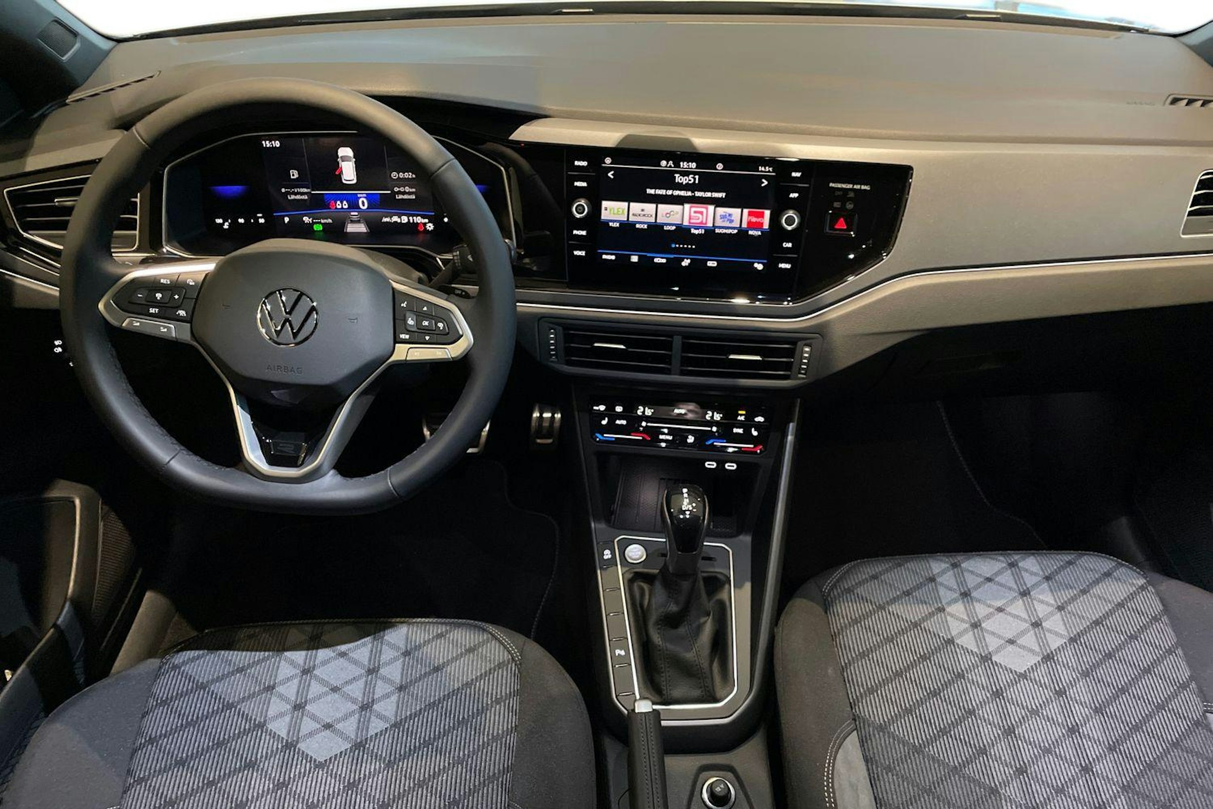 harmaa Volkswagen Taigo 2026 kuva 7.