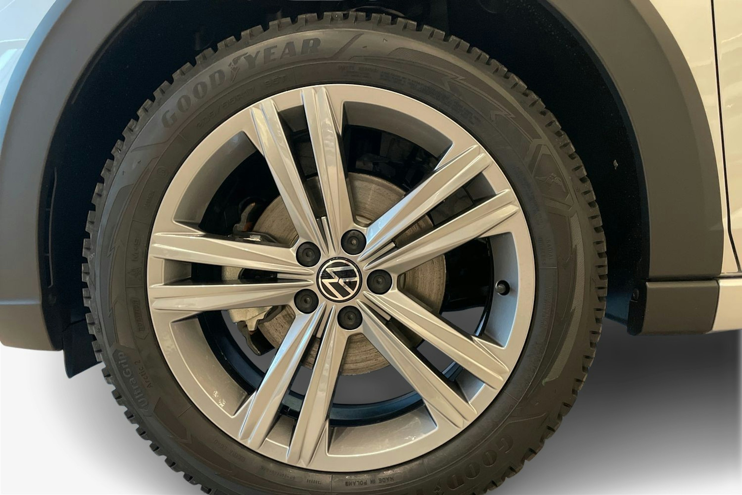 harmaa Volkswagen Taigo 2026 kuva 9.