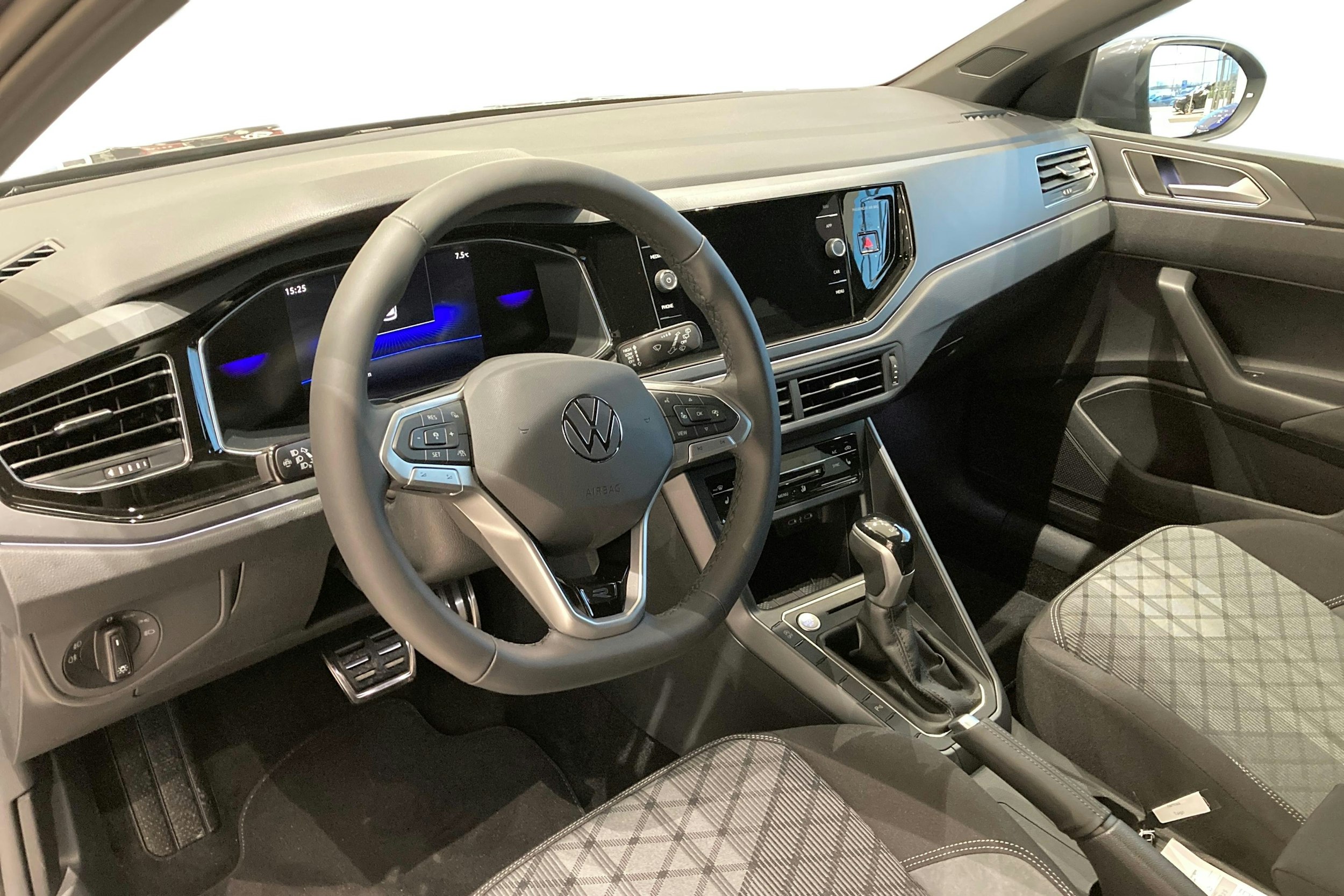 harmaa Volkswagen Taigo 2026 kuva 6.