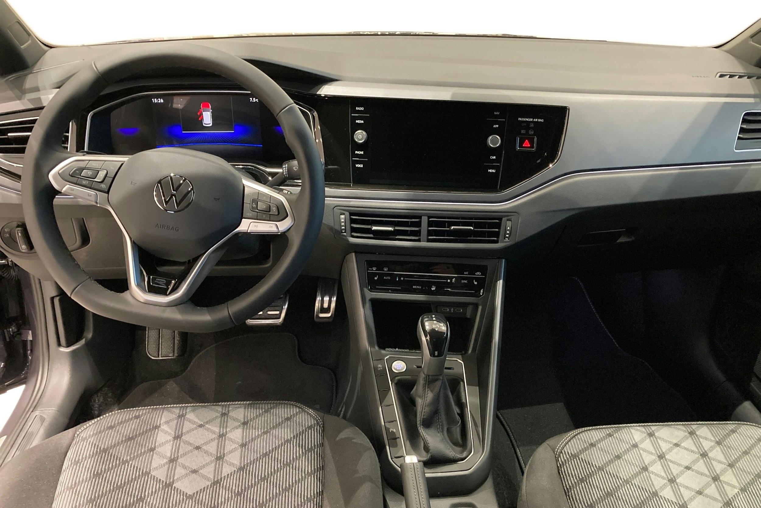 harmaa Volkswagen Taigo 2026 kuva 7.