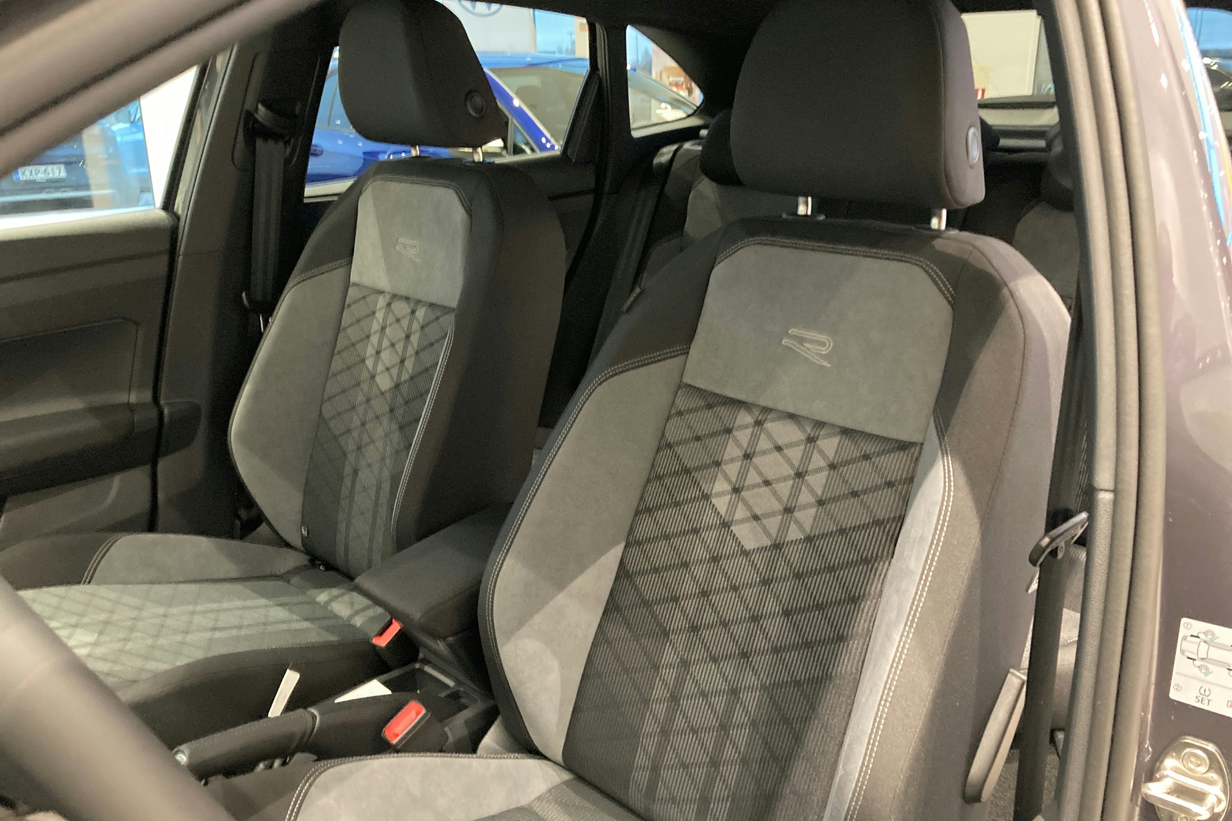 harmaa Volkswagen Taigo 2026 kuva 11.