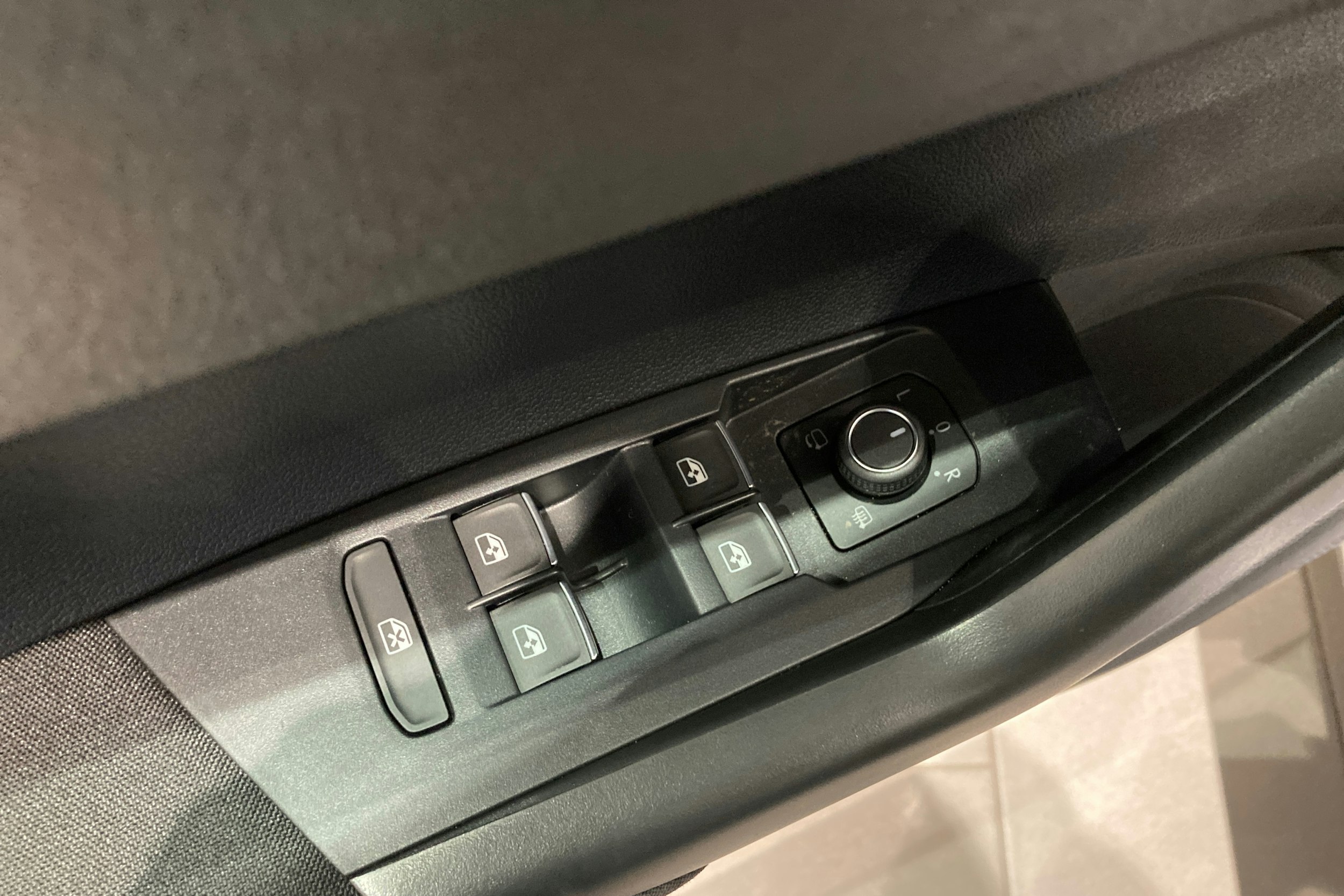 harmaa Volkswagen Taigo 2026 kuva 12.