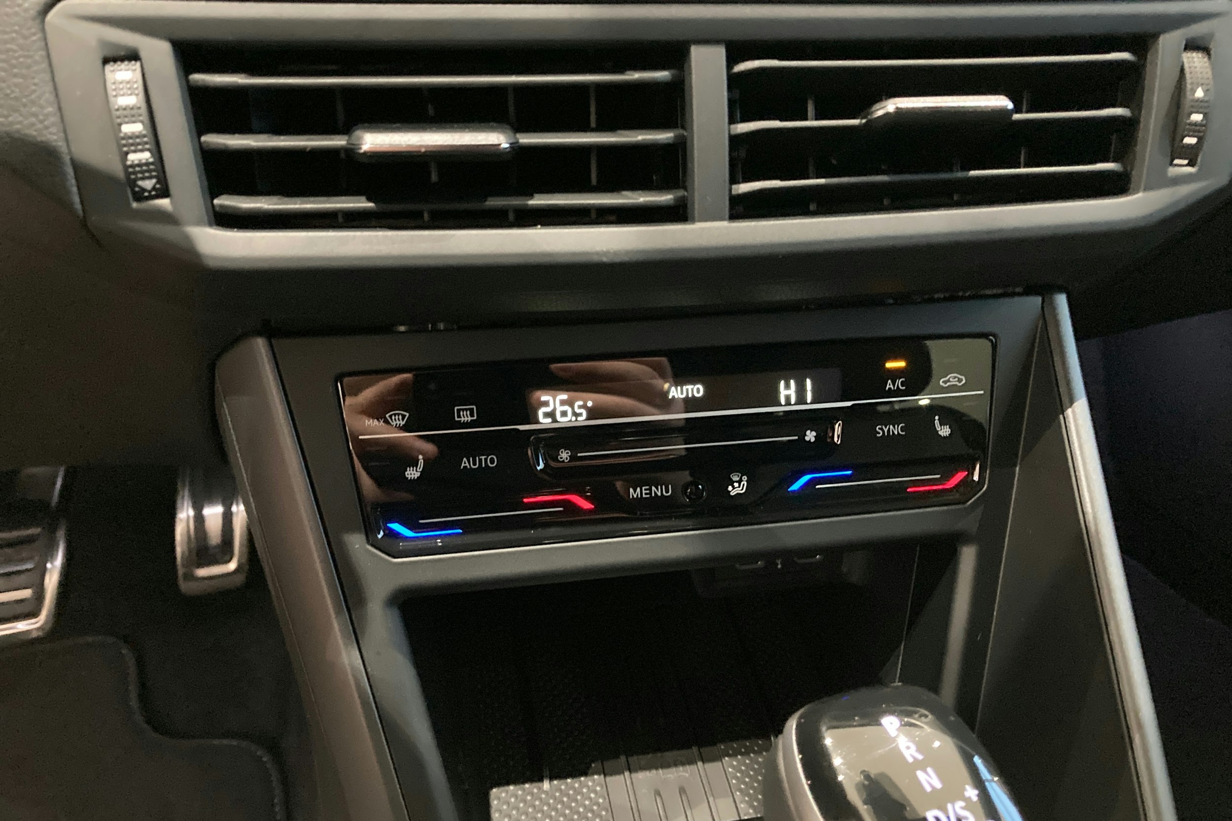 harmaa Volkswagen Taigo 2026 kuva 14.