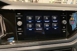 harmaa Volkswagen Taigo 2026 kuva 15.