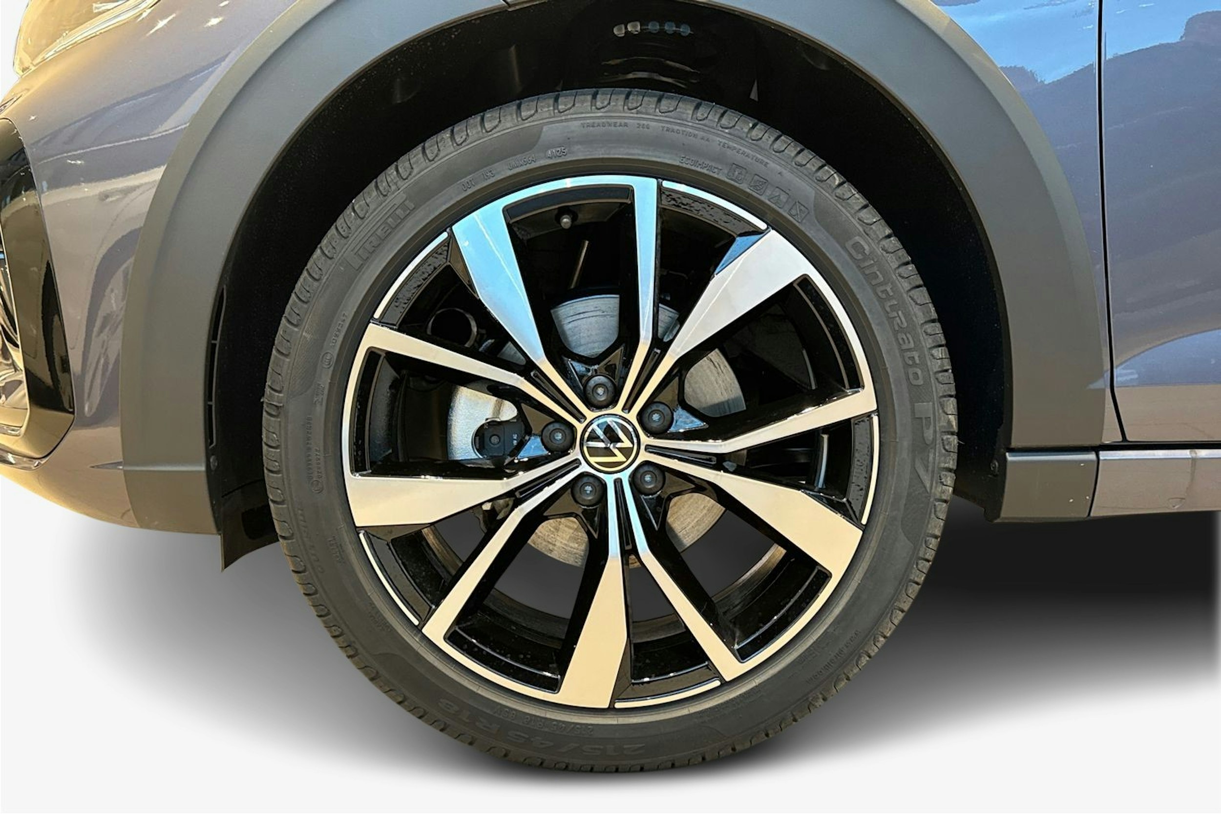 met. harmaa Volkswagen Taigo 2026 kuva 9.