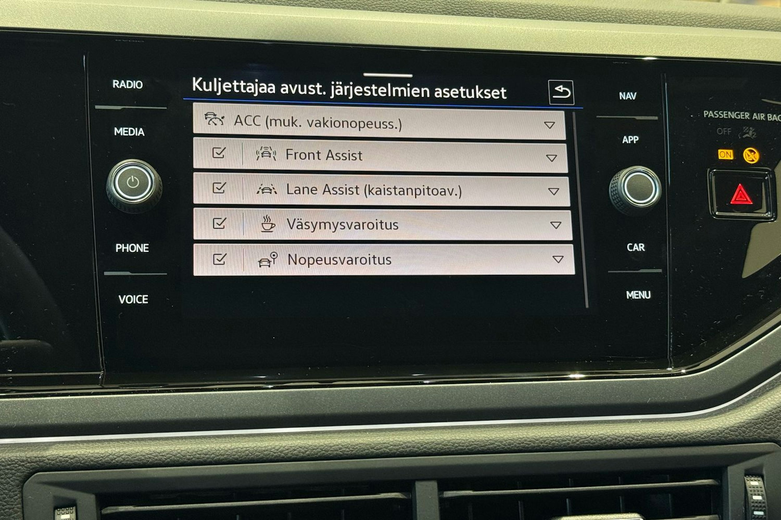 met. harmaa Volkswagen Taigo 2026 kuva 16.