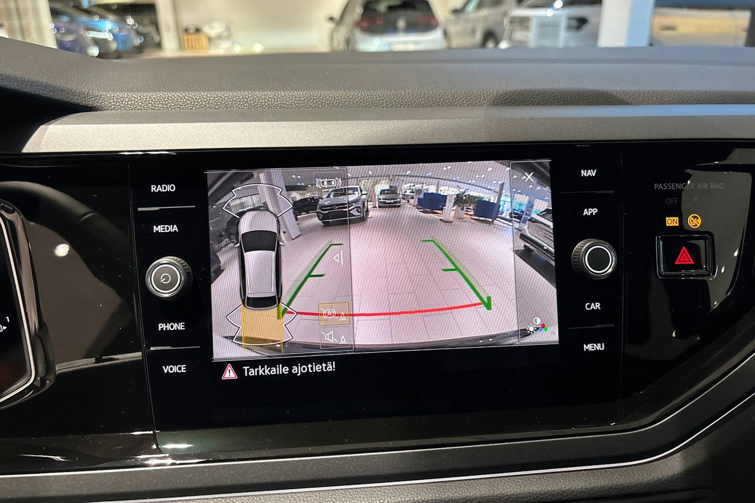 harmaa Volkswagen Taigo 2026 kuva 15.