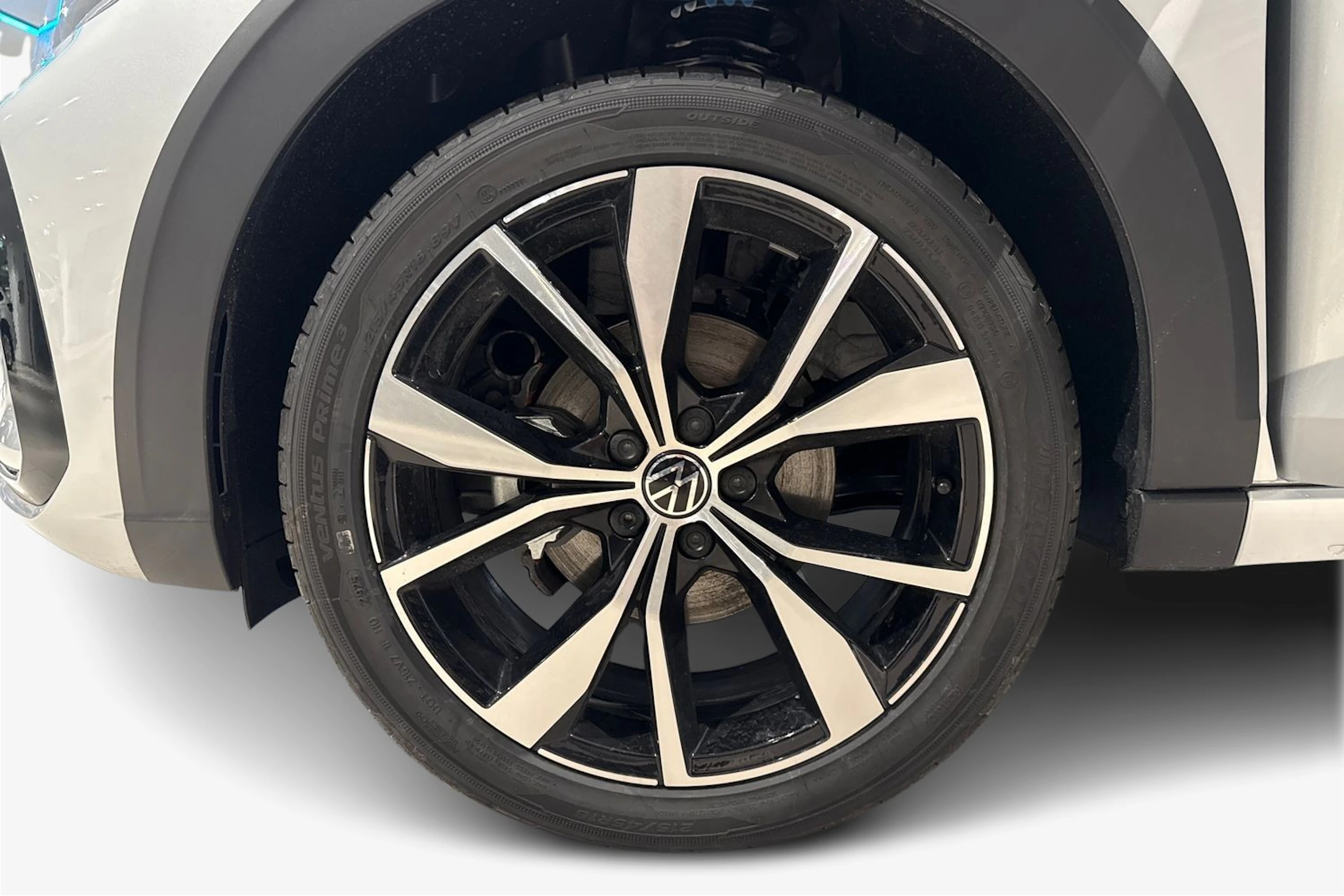 harmaa Volkswagen Taigo 2025 kuva 9.