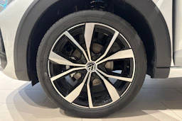 harmaa Volkswagen Taigo 2025 kuva 10.