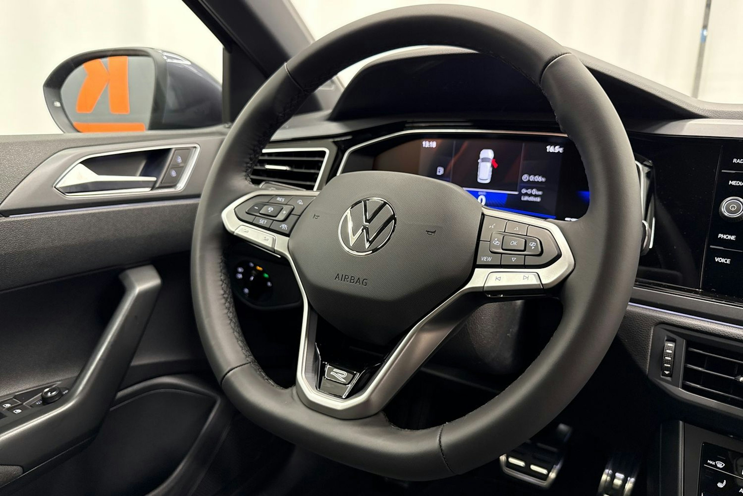 met. harmaa Volkswagen Taigo 2026 kuva 11.