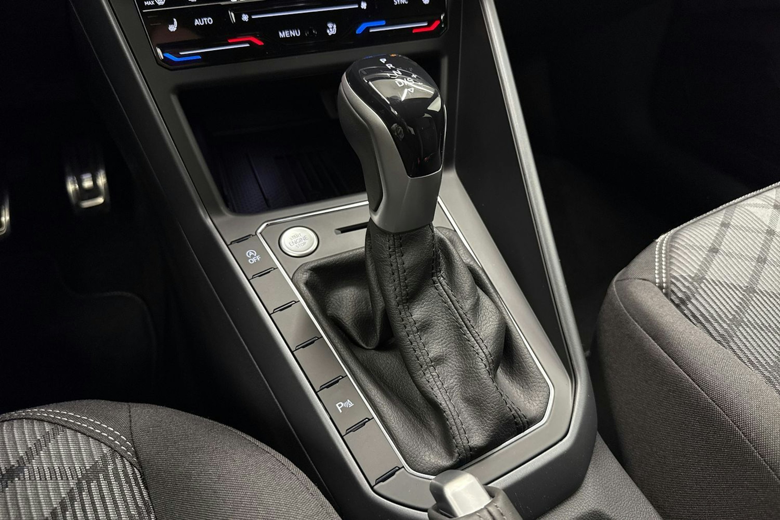 met. harmaa Volkswagen Taigo 2026 kuva 13.