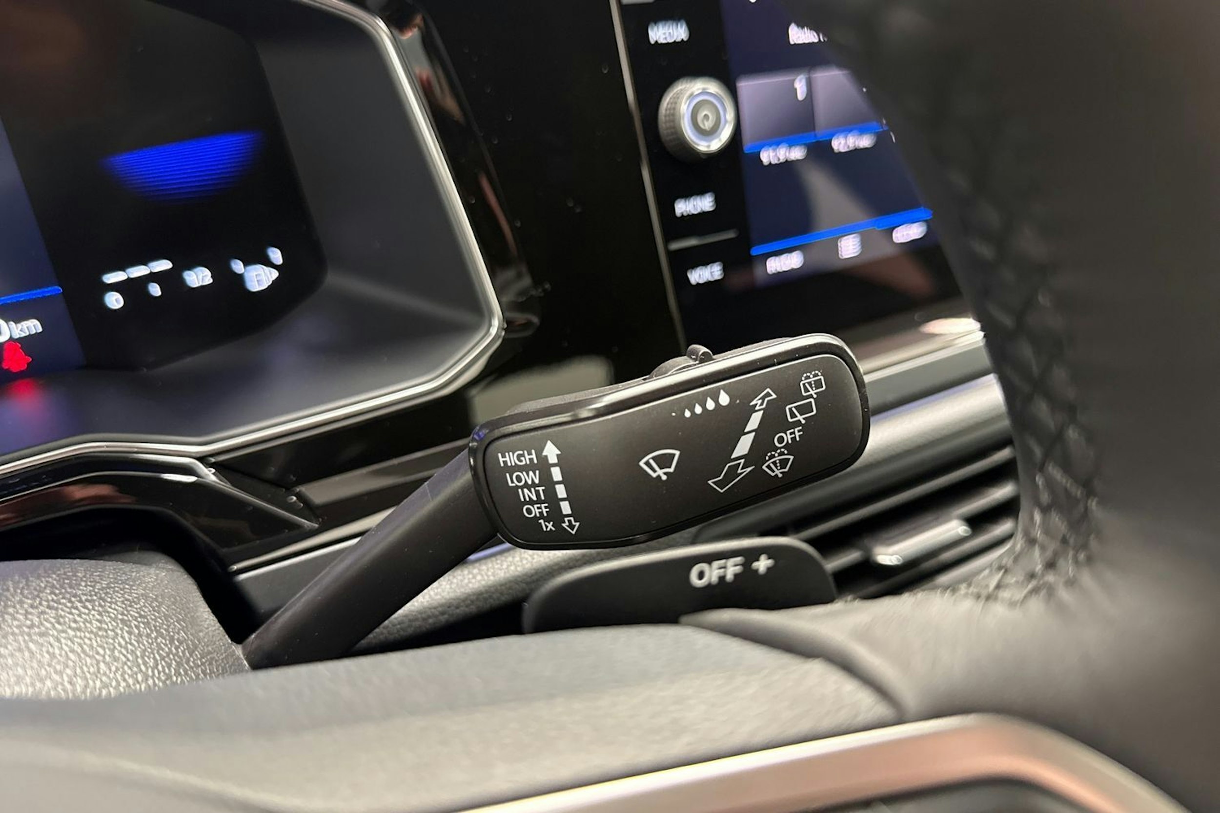 met. harmaa Volkswagen Taigo 2026 kuva 16.