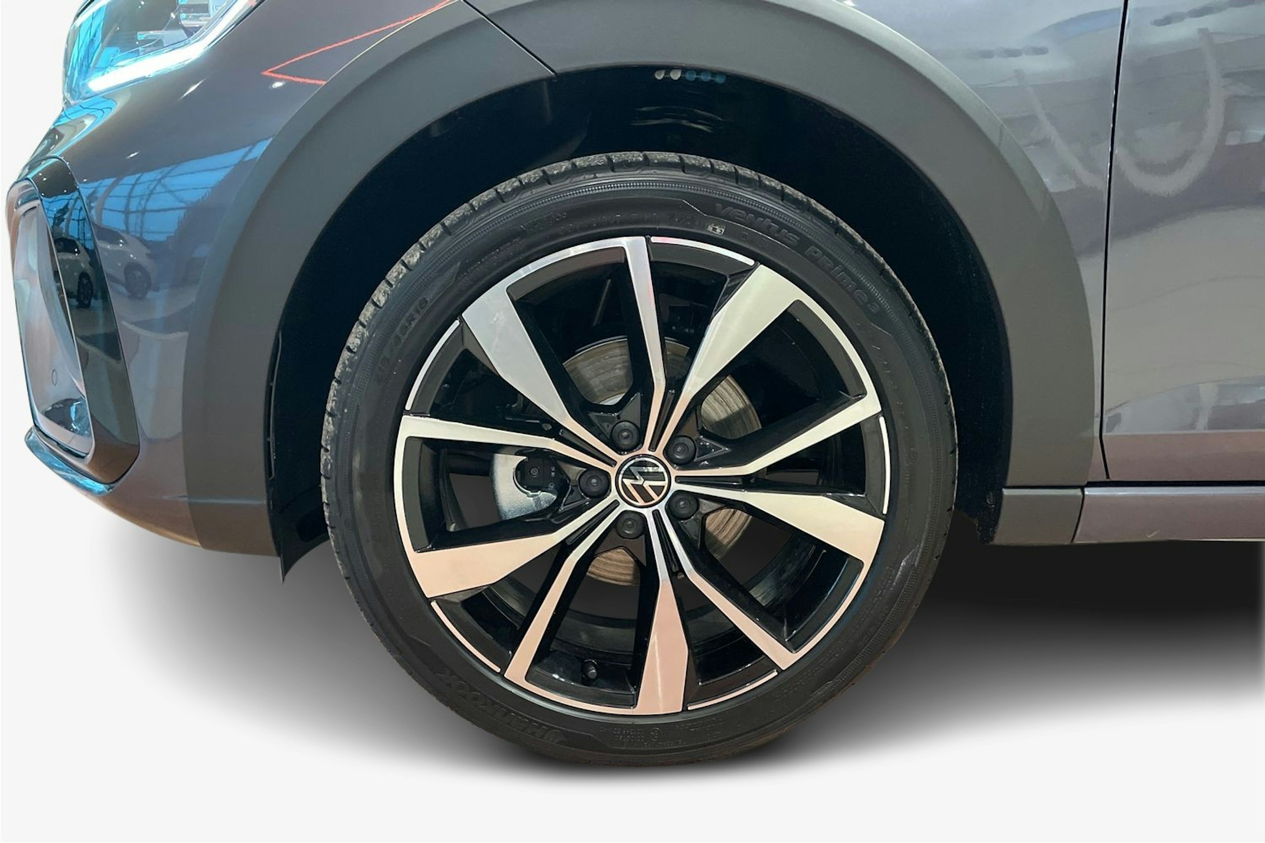 harmaa Volkswagen Taigo 2026 kuva 9.