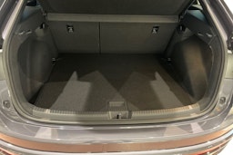 harmaa Volkswagen Taigo 2026 kuva 12.