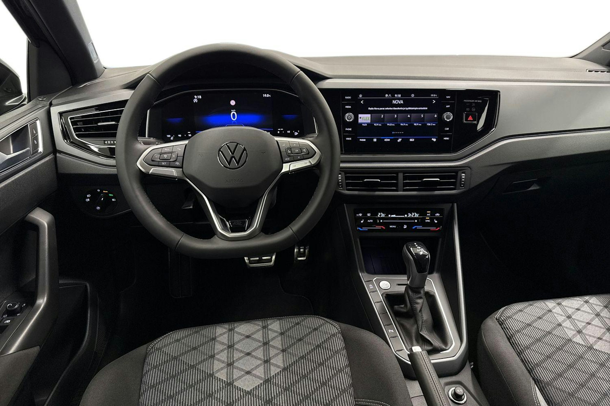 met. musta Volkswagen Taigo 2026 kuva 7.