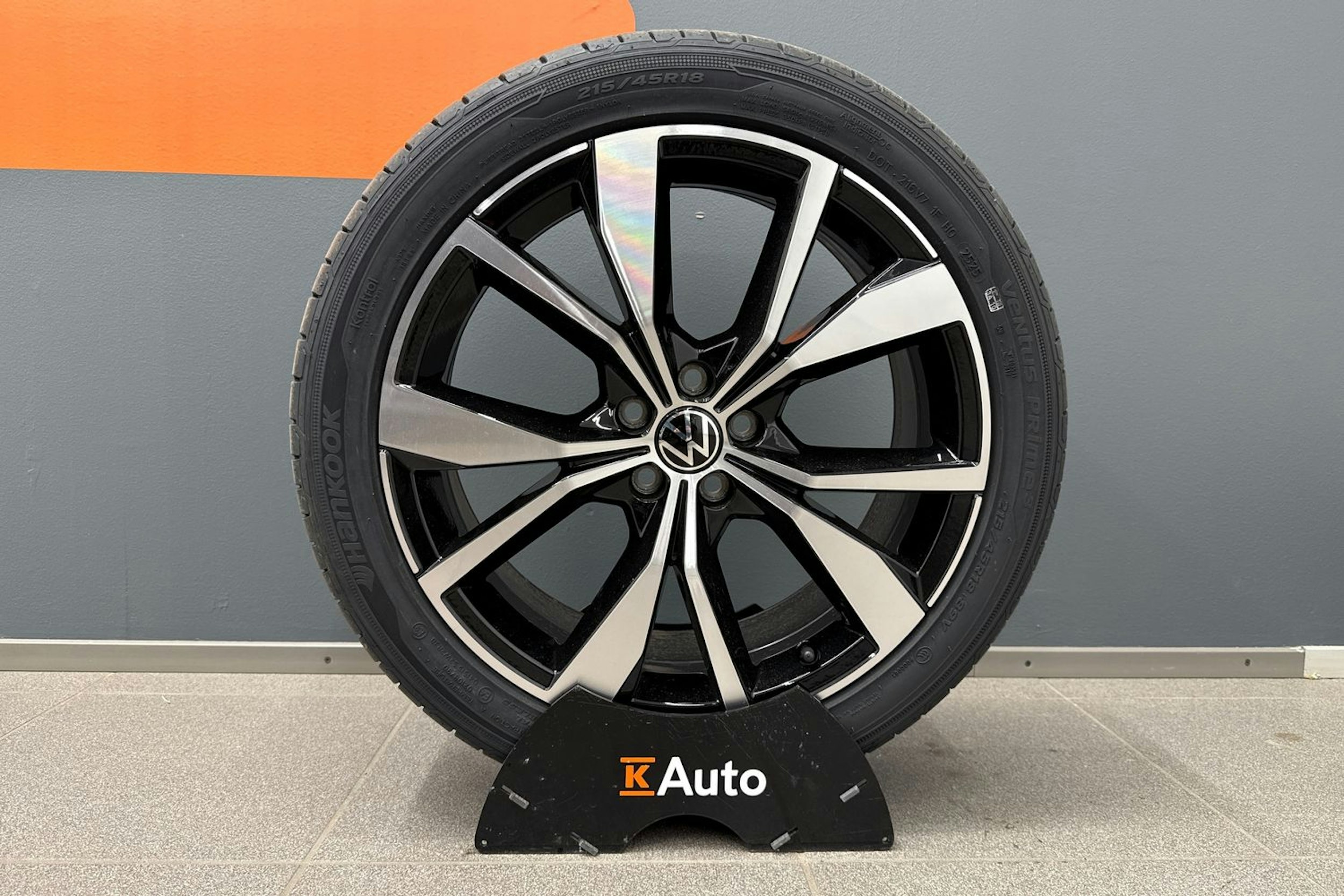 met. musta Volkswagen Taigo 2026 kuva 10.