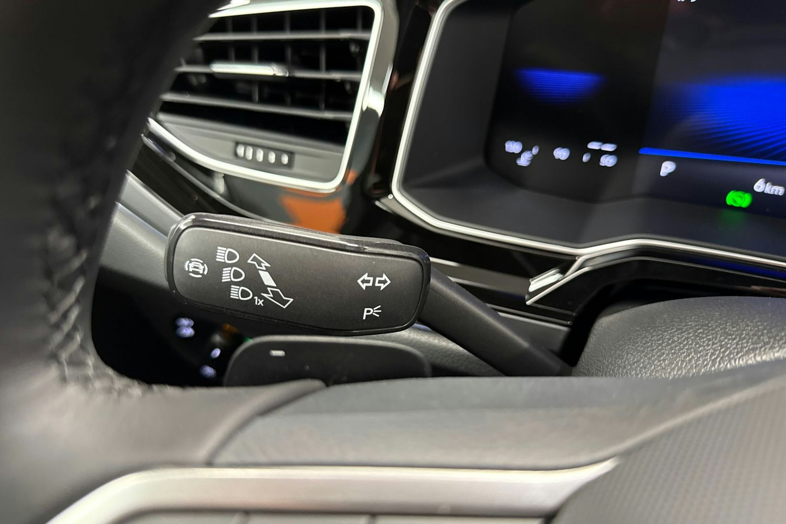 met. musta Volkswagen Taigo 2026 kuva 15.