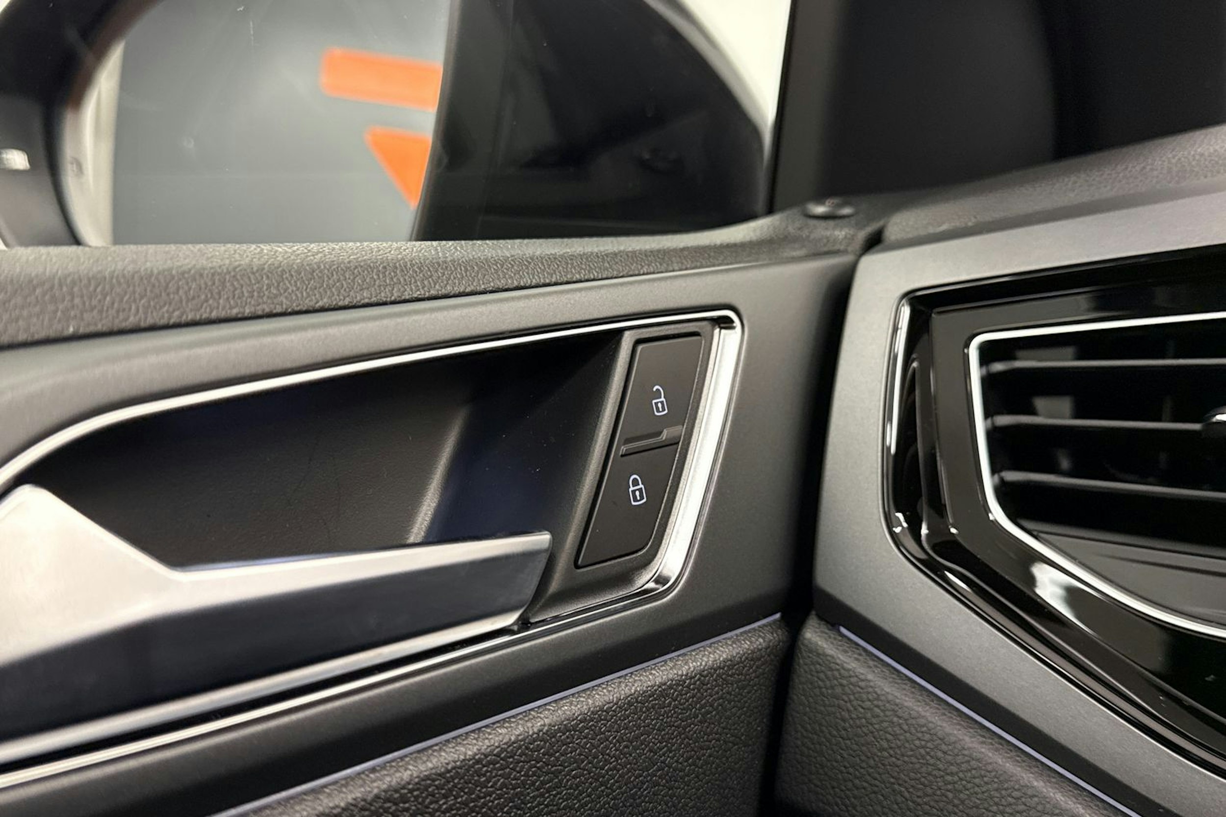 met. musta Volkswagen Taigo 2026 kuva 18.