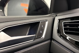 met. musta Volkswagen Taigo 2026 kuva 18.