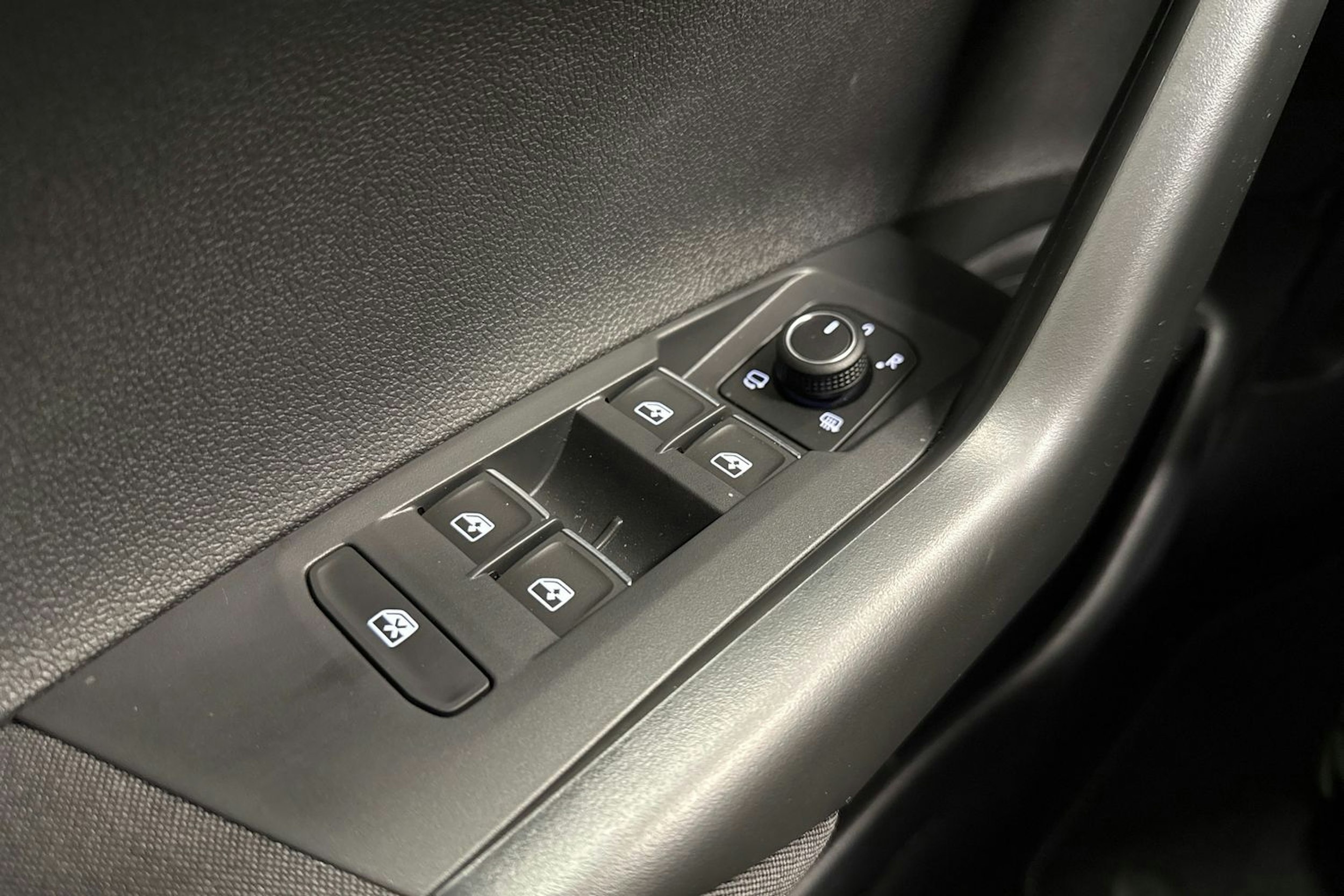 met. musta Volkswagen Taigo 2026 kuva 19.