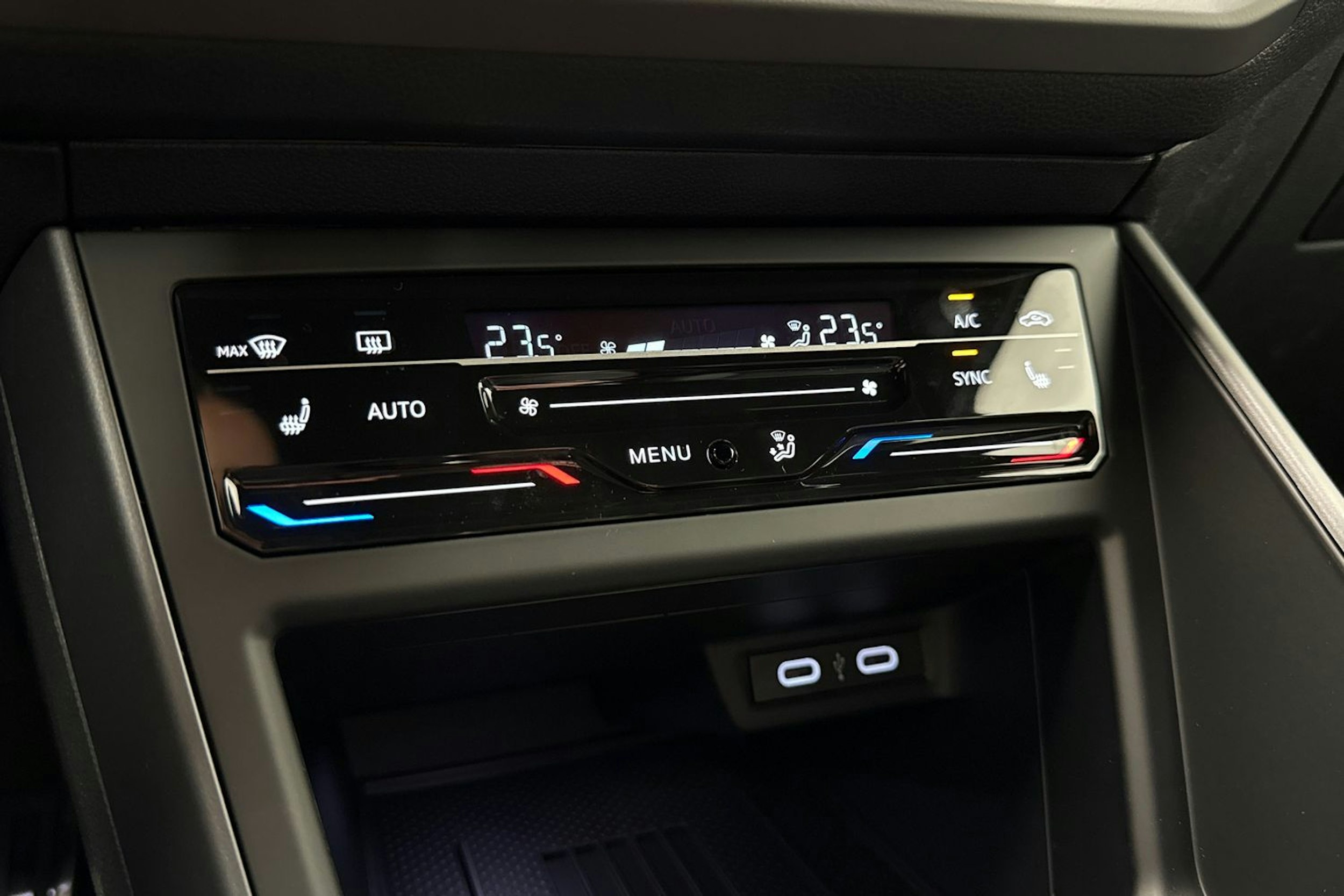 met. musta Volkswagen Taigo 2026 kuva 20.