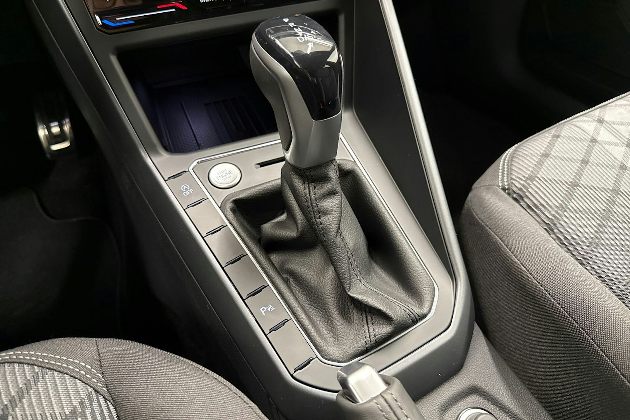 met. musta Volkswagen Taigo 2026 kuva 21.