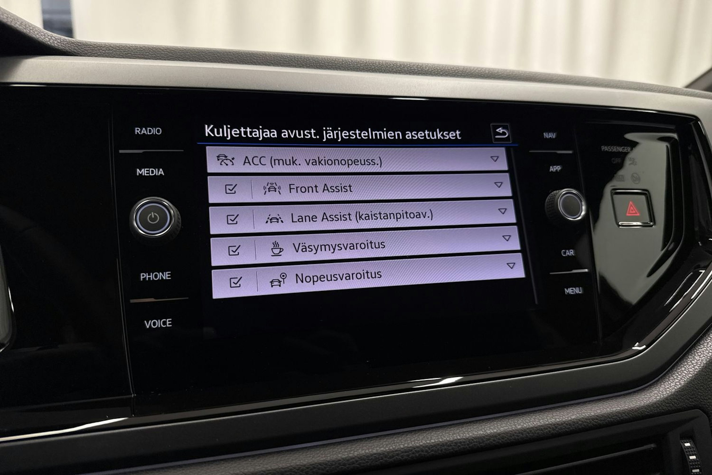 met. musta Volkswagen Taigo 2026 kuva 25.