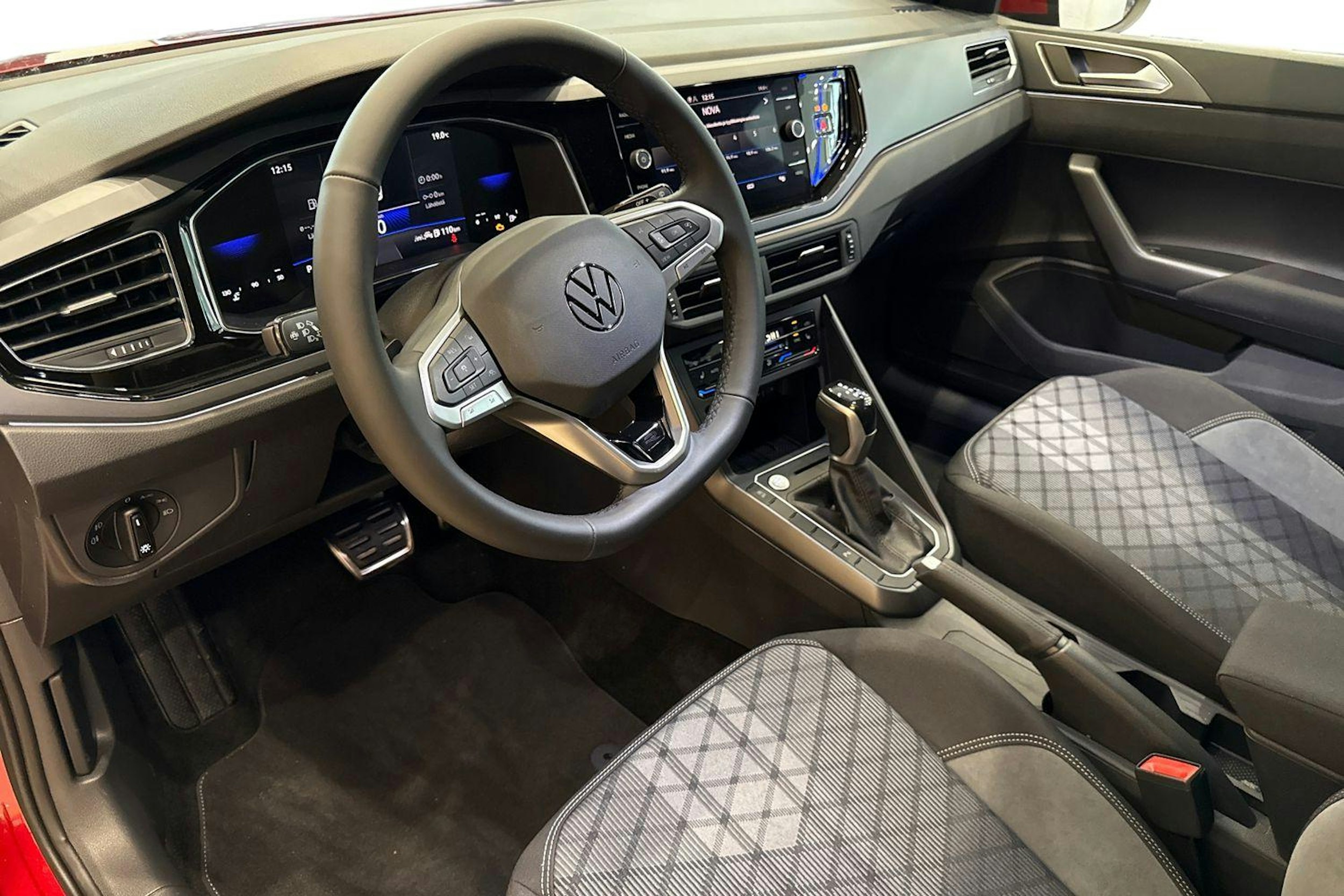 punainen Volkswagen Taigo 2026 kuva 6.