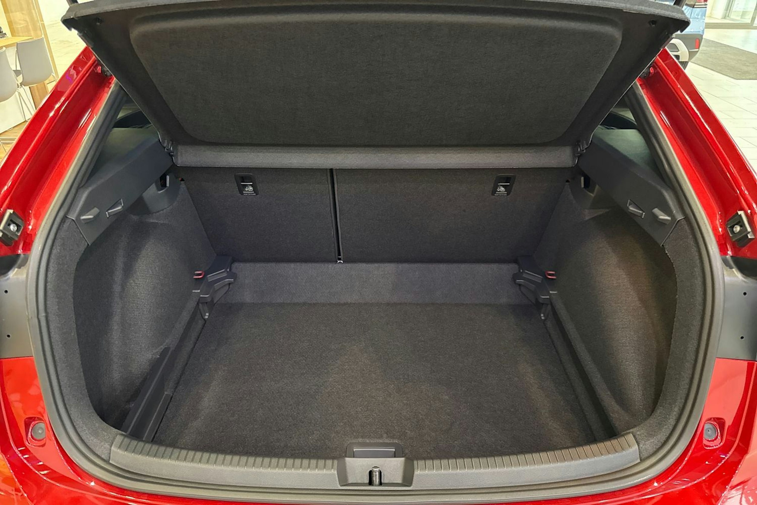 punainen Volkswagen Taigo 2026 kuva 11.