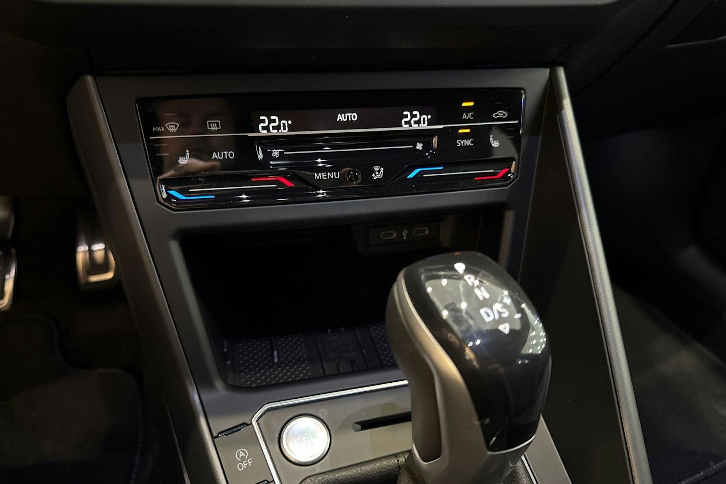 punainen Volkswagen Taigo 2026 kuva 14.