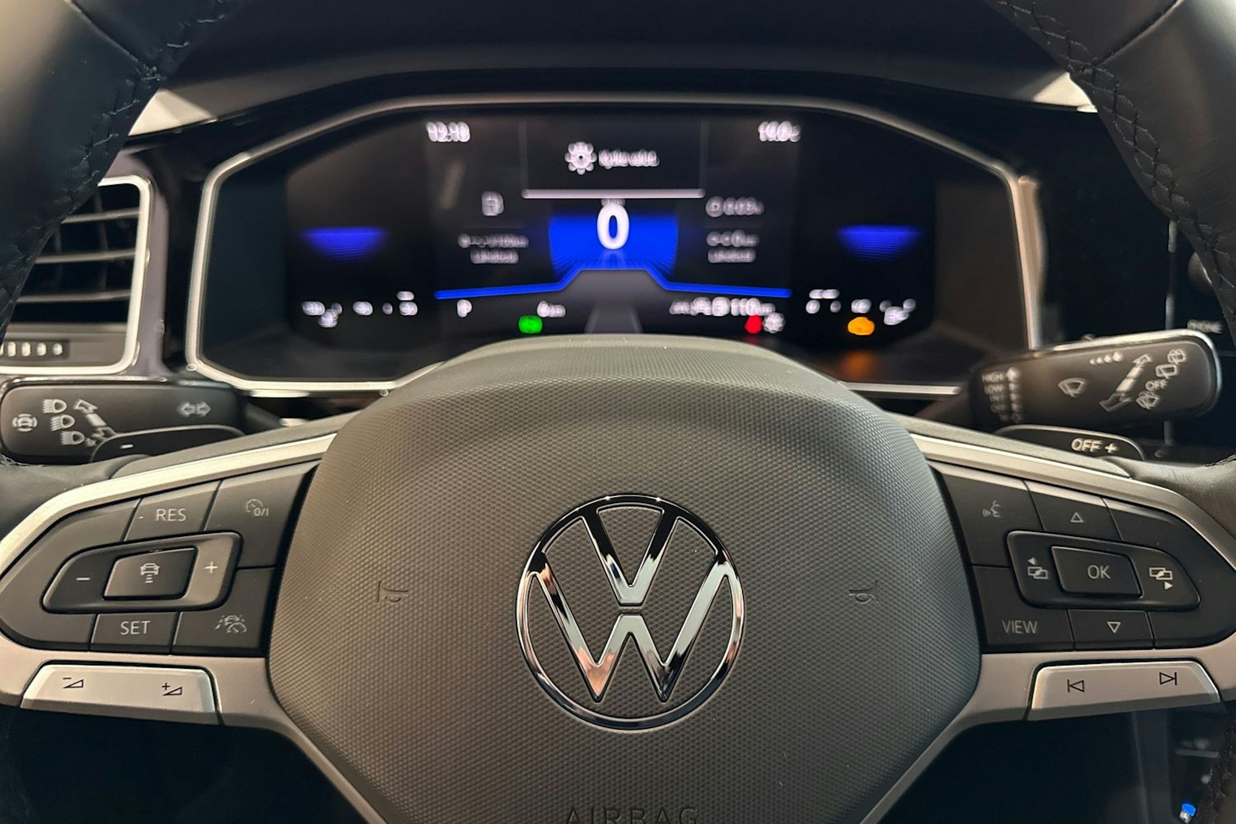 punainen Volkswagen Taigo 2026 kuva 15.