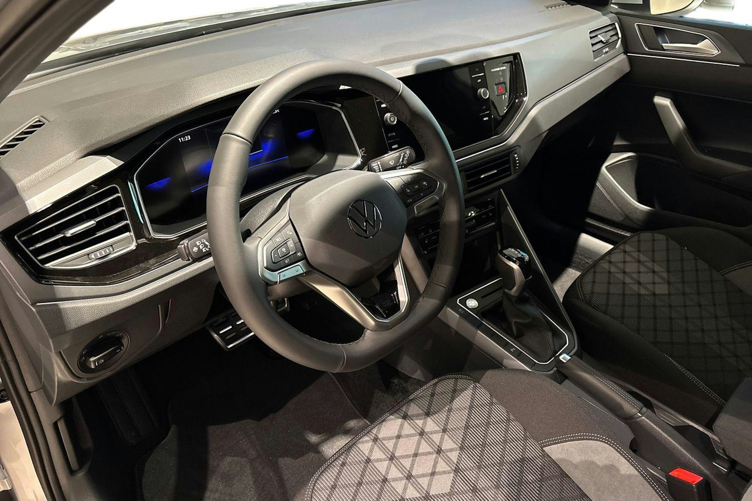 harmaa Volkswagen Taigo 2026 kuva 6.