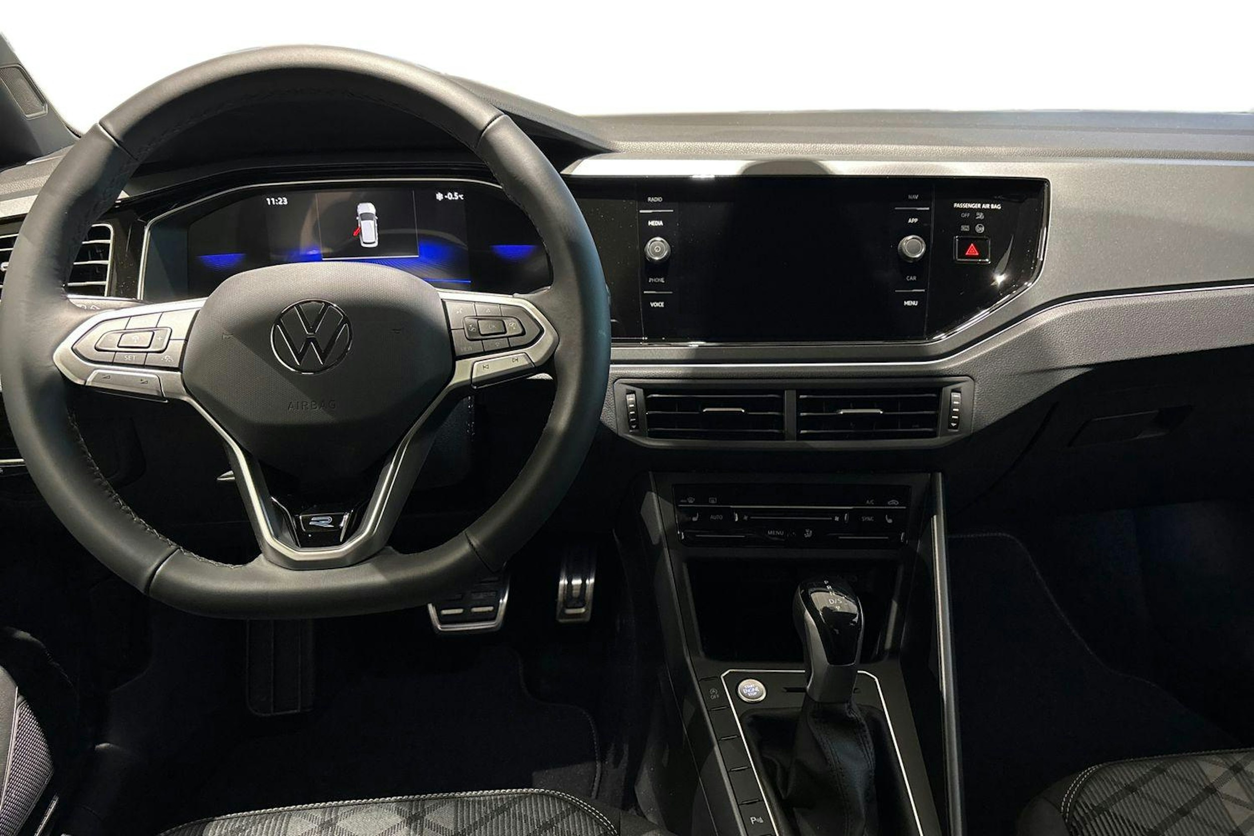 harmaa Volkswagen Taigo 2026 kuva 7.