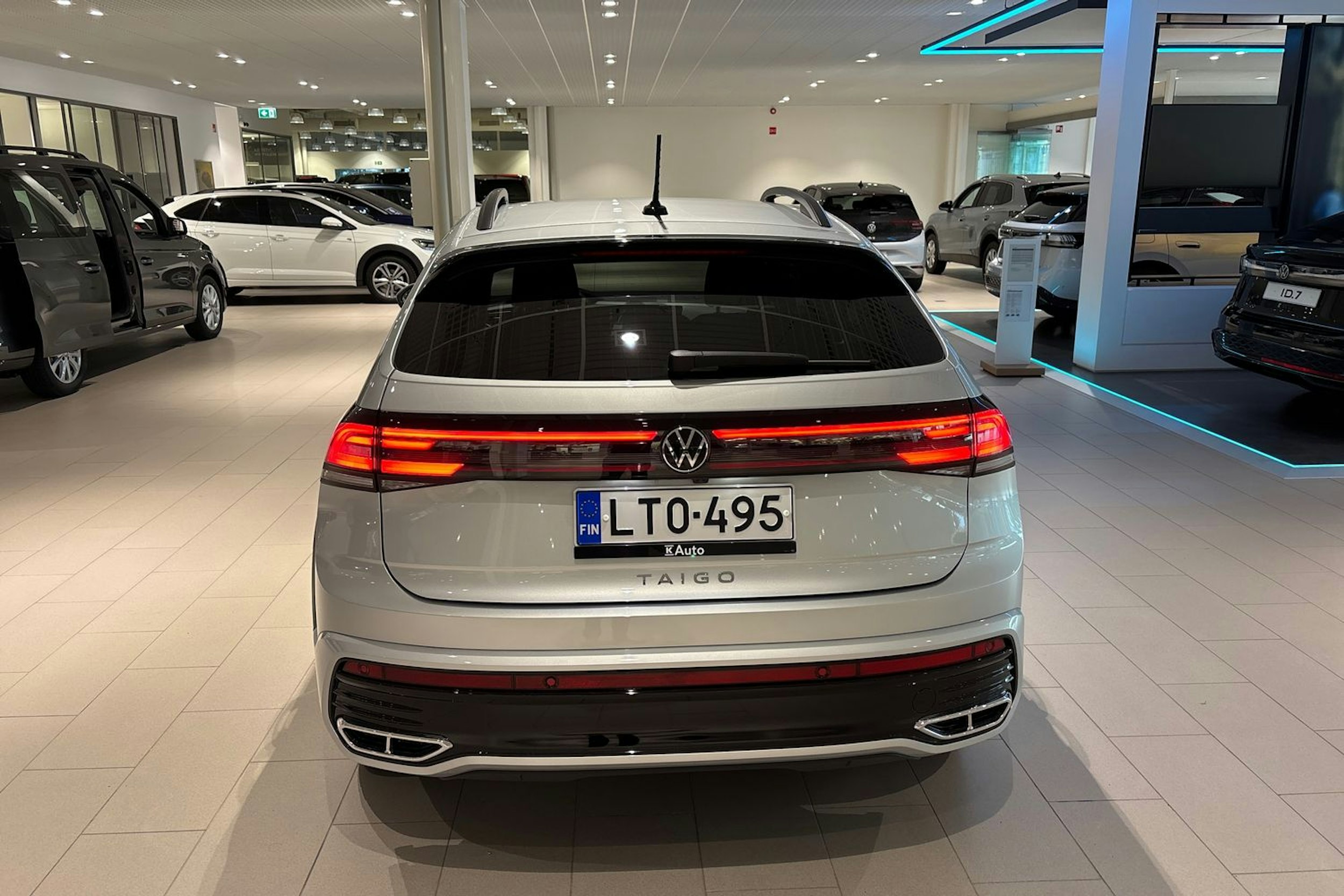 harmaa Volkswagen Taigo 2026 kuva 12.