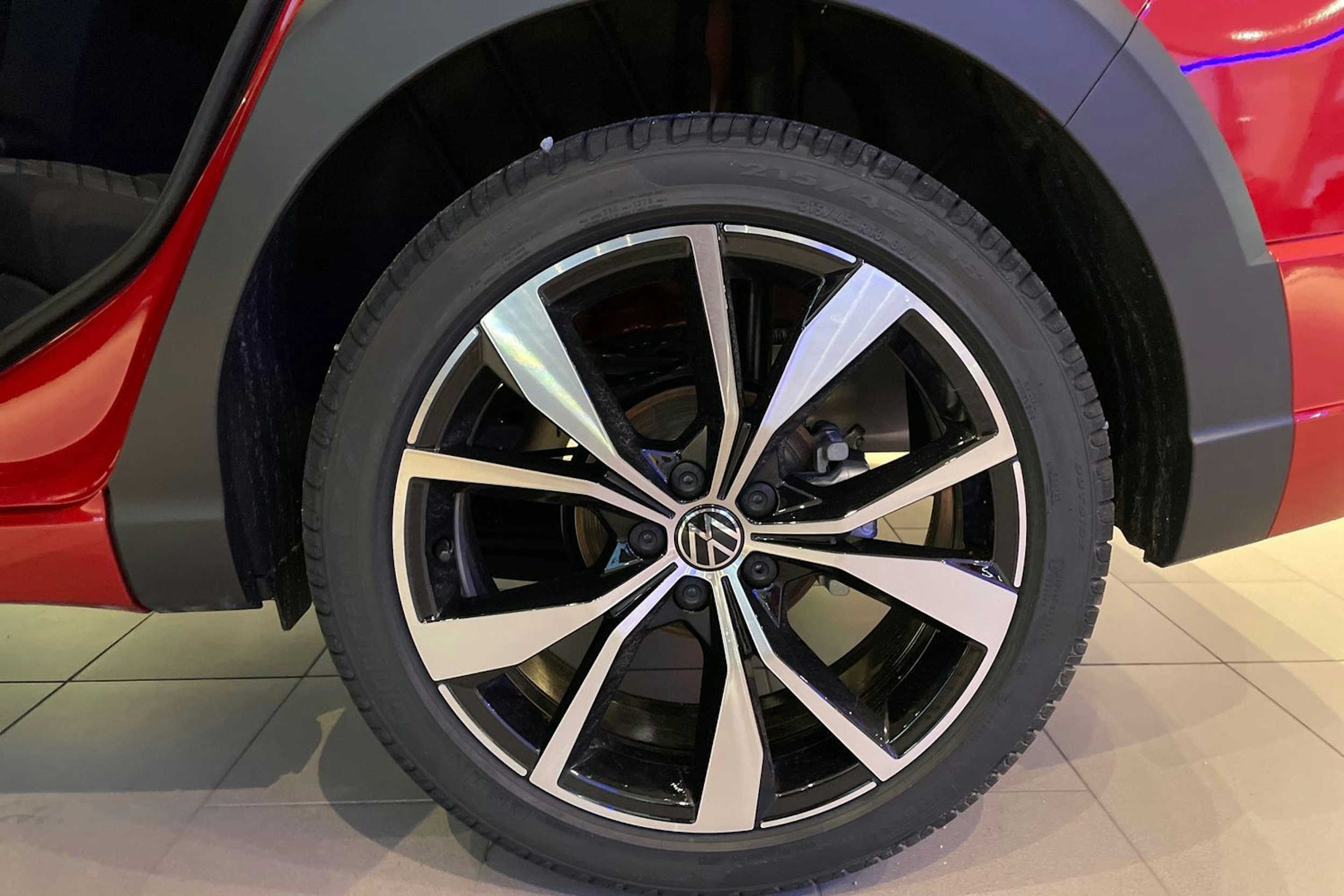 met. punainen Volkswagen Taigo 2026 kuva 11.