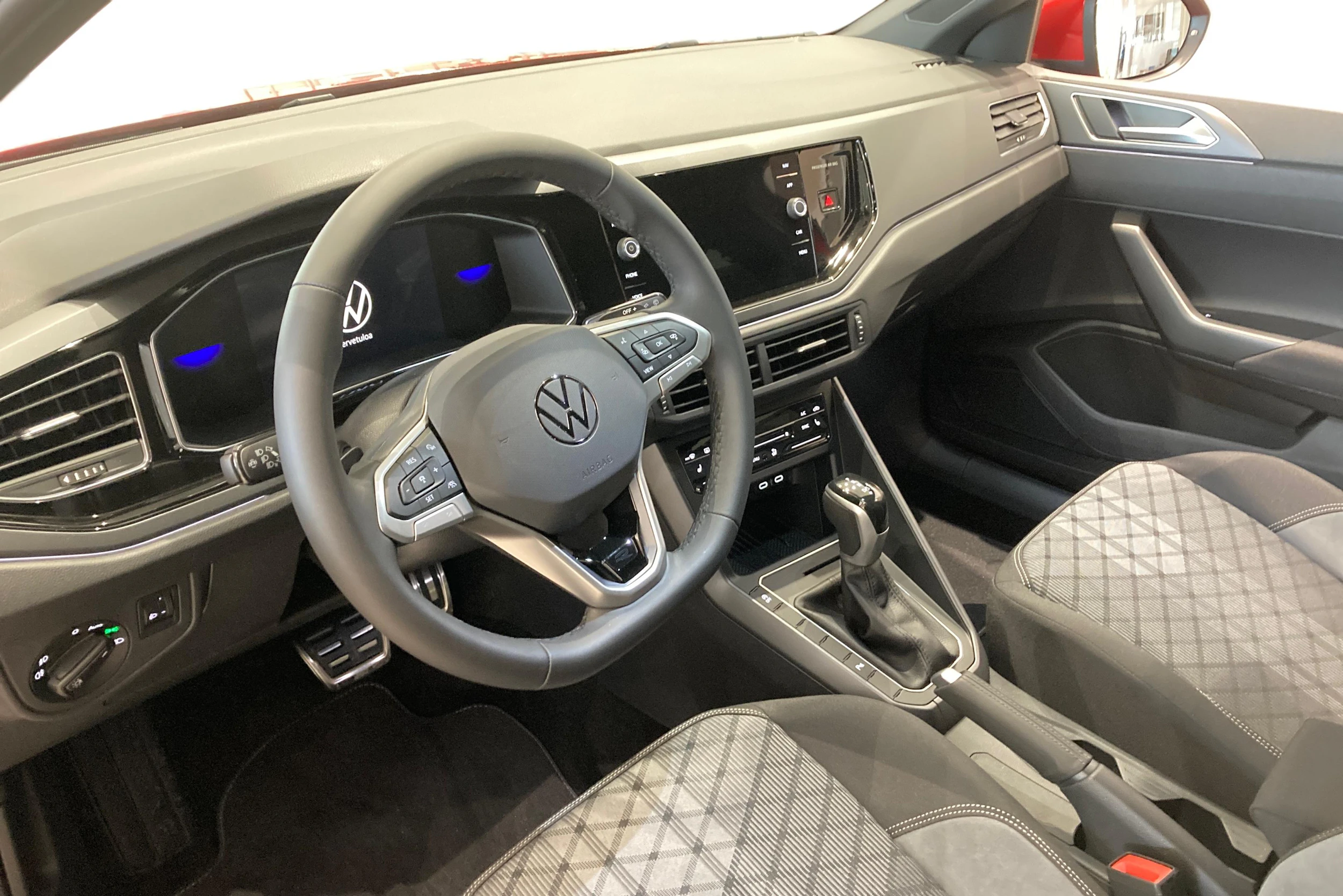 punainen Volkswagen Taigo 2026 kuva 6.