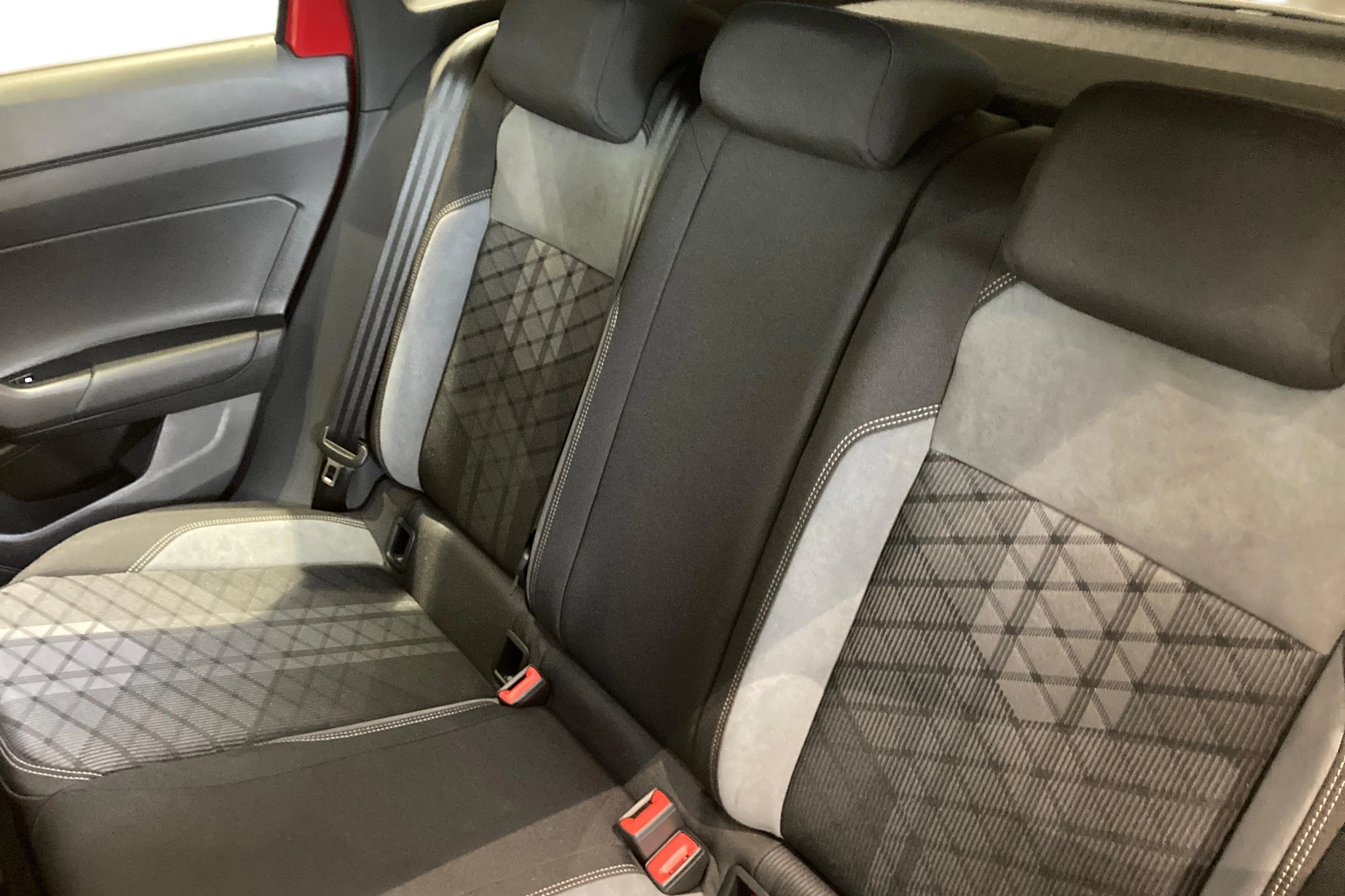 punainen Volkswagen Taigo 2026 kuva 8.