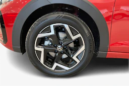 punainen Volkswagen Taigo 2026 kuva 9.