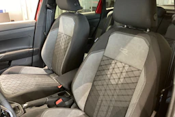 punainen Volkswagen Taigo 2026 kuva 11.